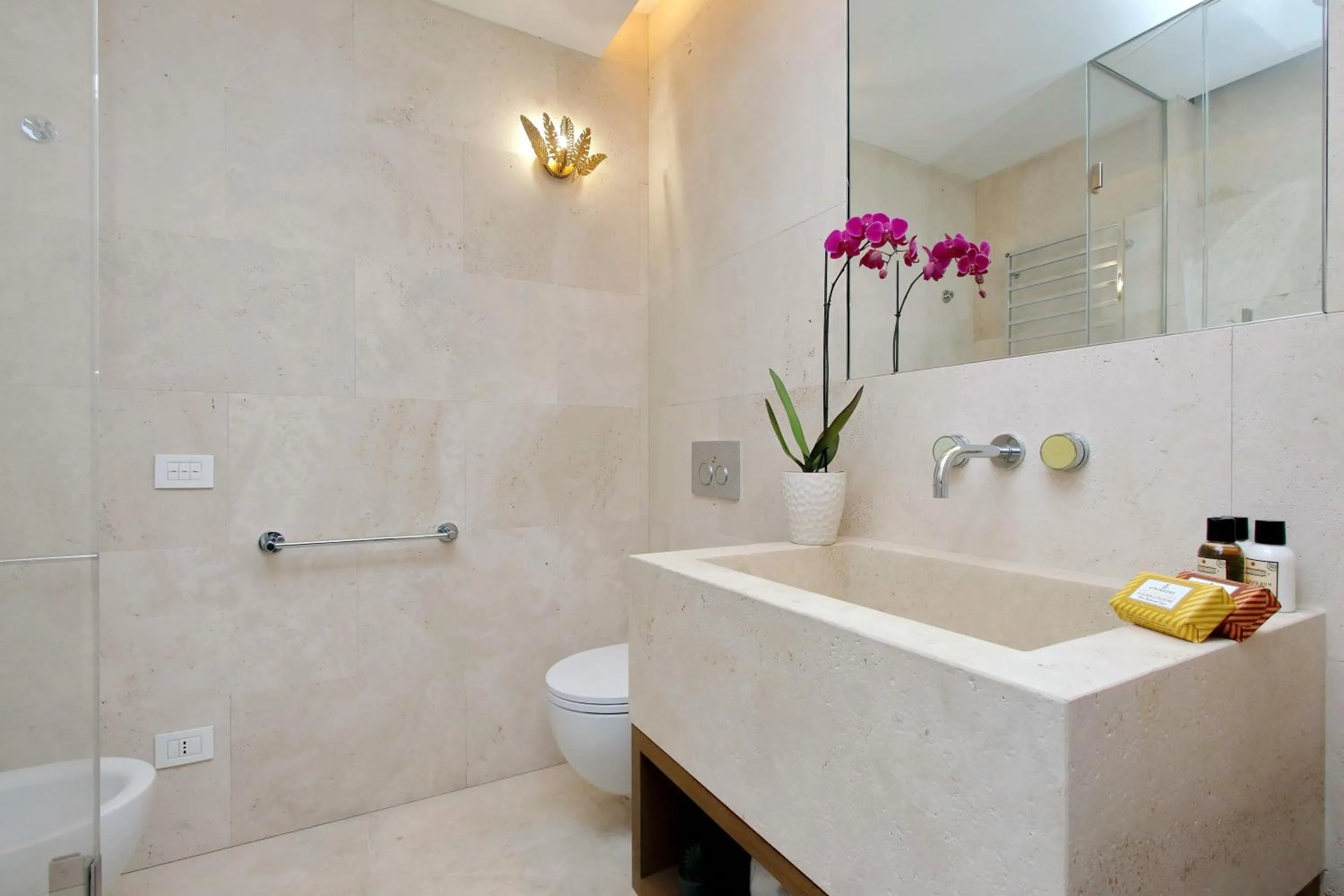 Bathroom in Luxury Domus Apartment 1