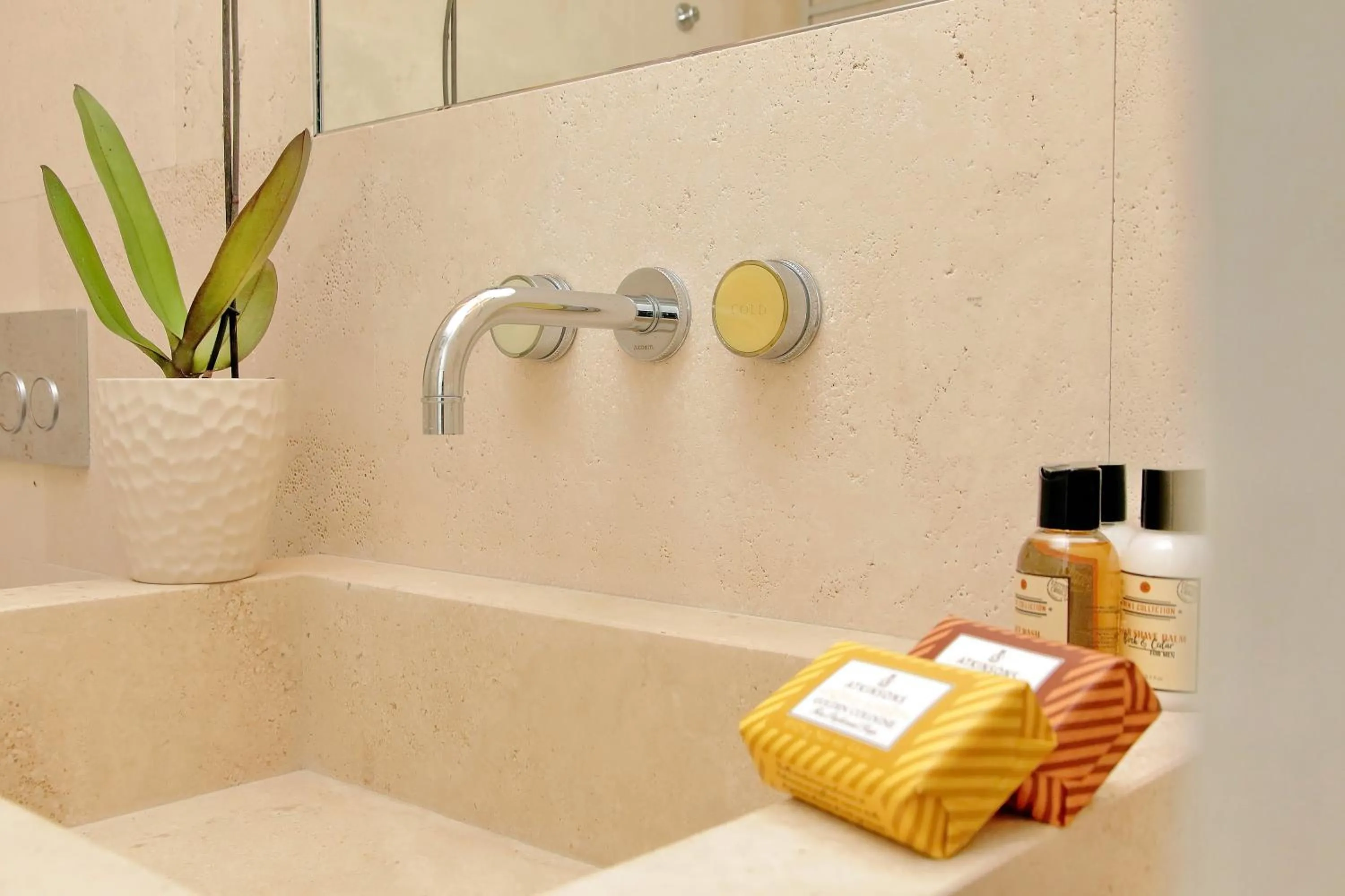 Bathroom in Luxury Domus Apartment 1