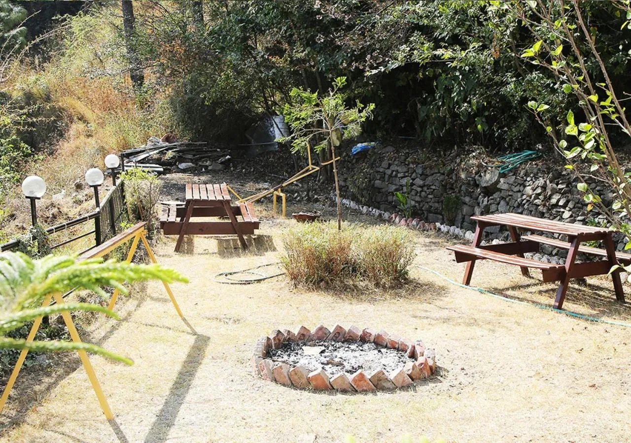 Garden view in Hotel Sanawar View