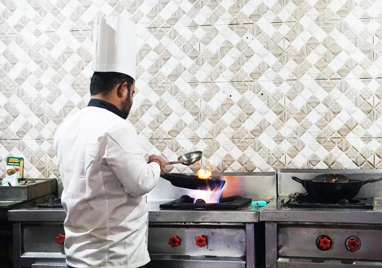 Kitchen or kitchenette in Hotel Sanawar View