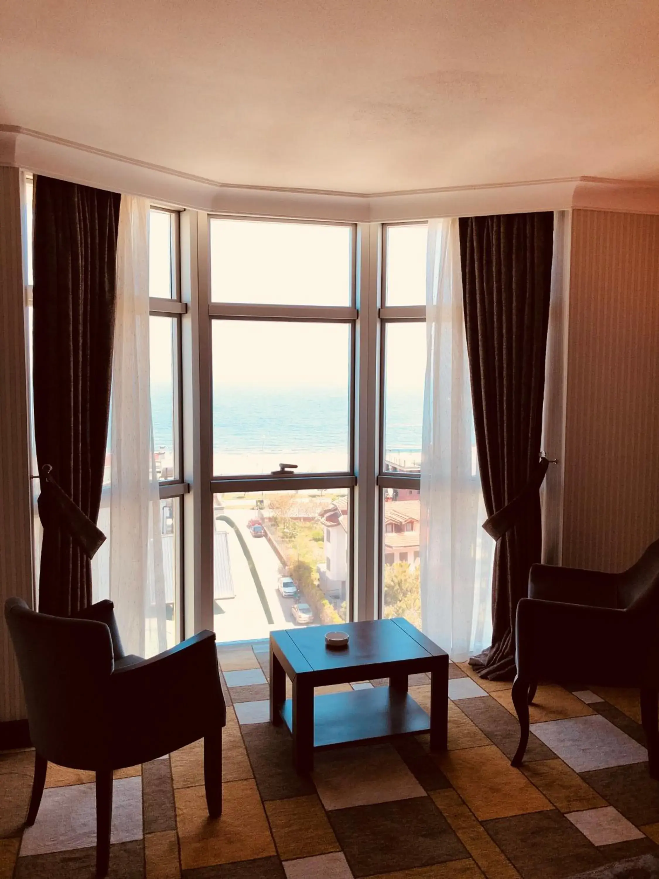 Deluxe Double Room in Grand Amisos Hotel Deluxe Double Room in Grand Amisos Hotel