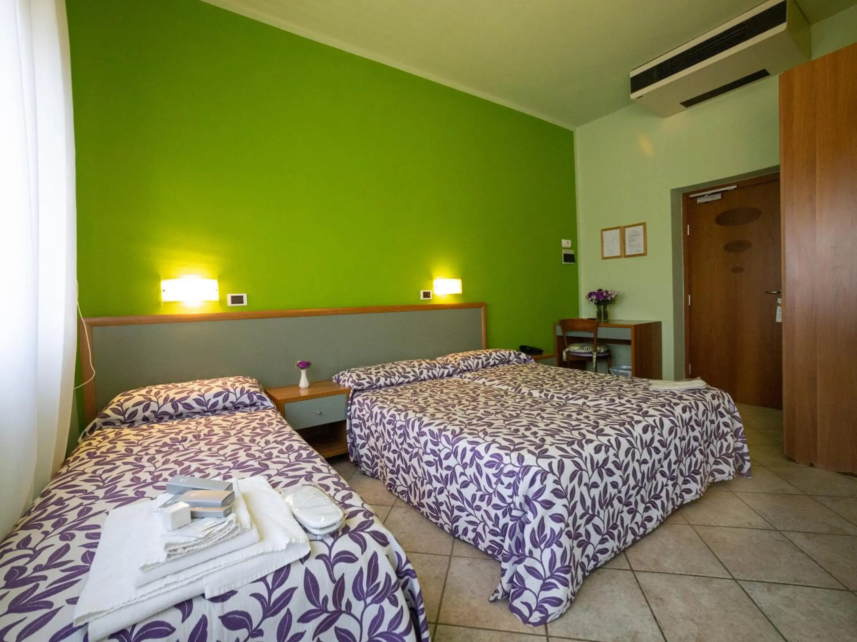 Quadruple Room in Hotel La Rosa Dei Venti Quadruple Room in Hotel La Rosa Dei Venti