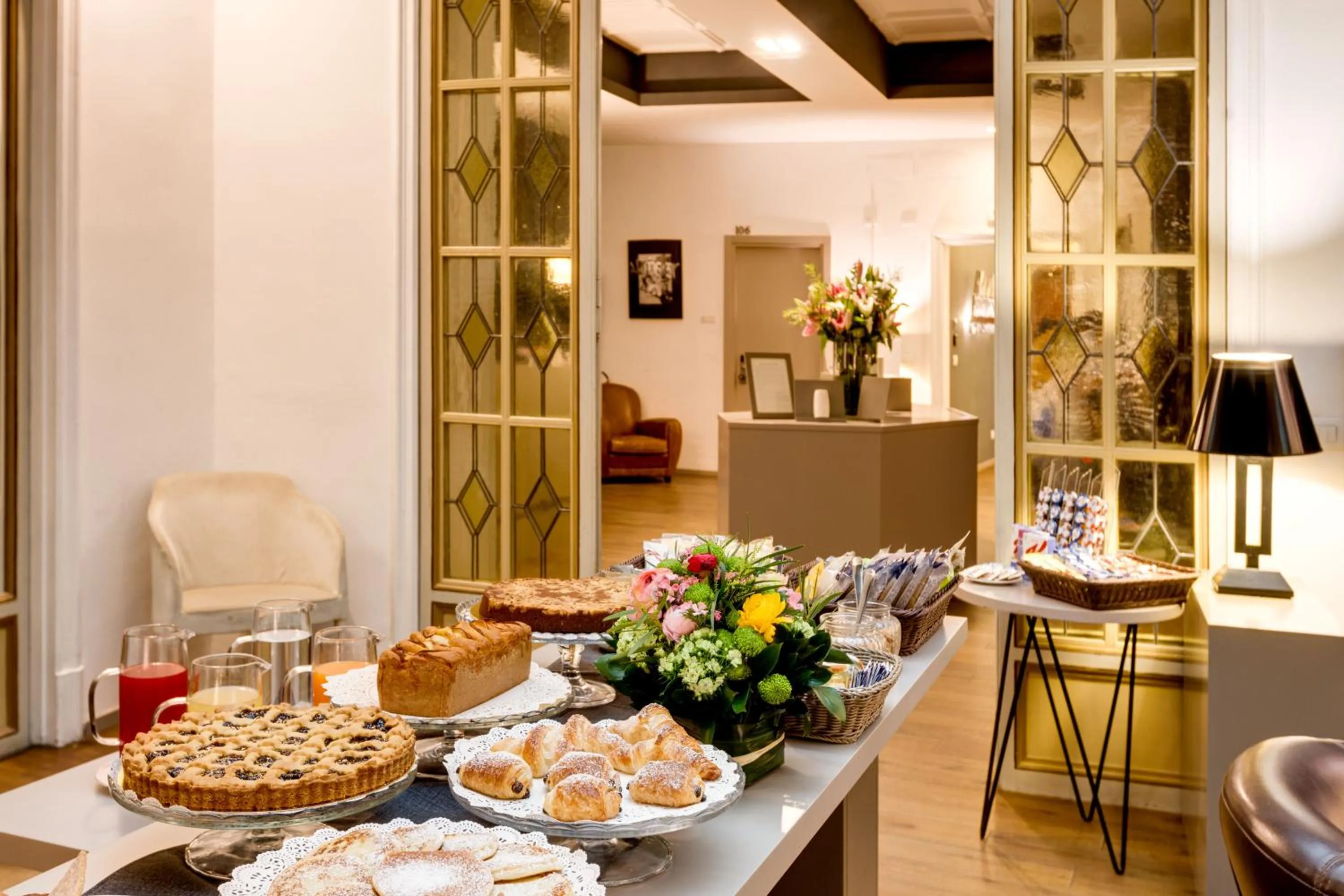 Breakfast in V Collection Piazza Farnese Luxury Suites