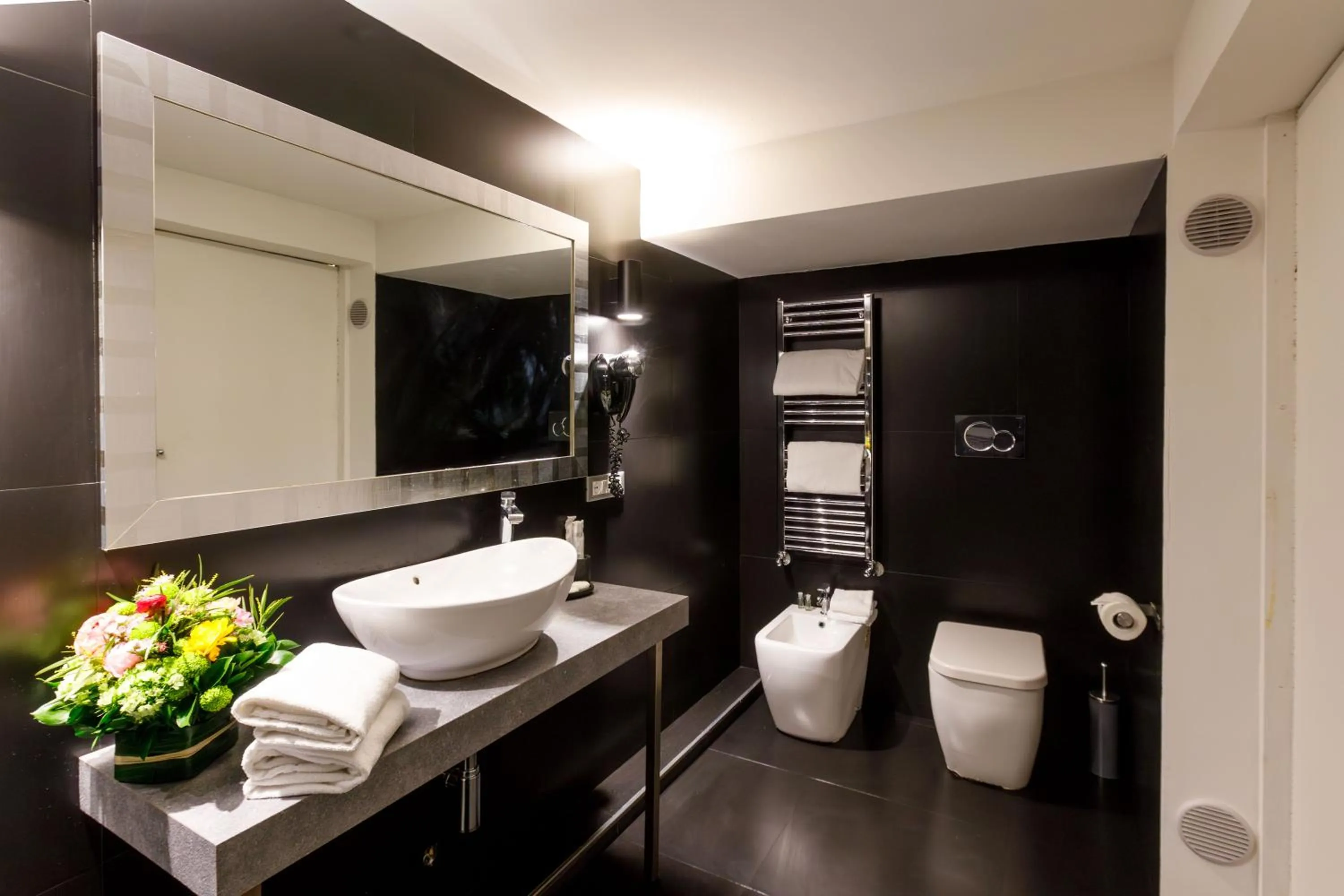 Bathroom in V Collection Piazza Farnese Luxury Suites