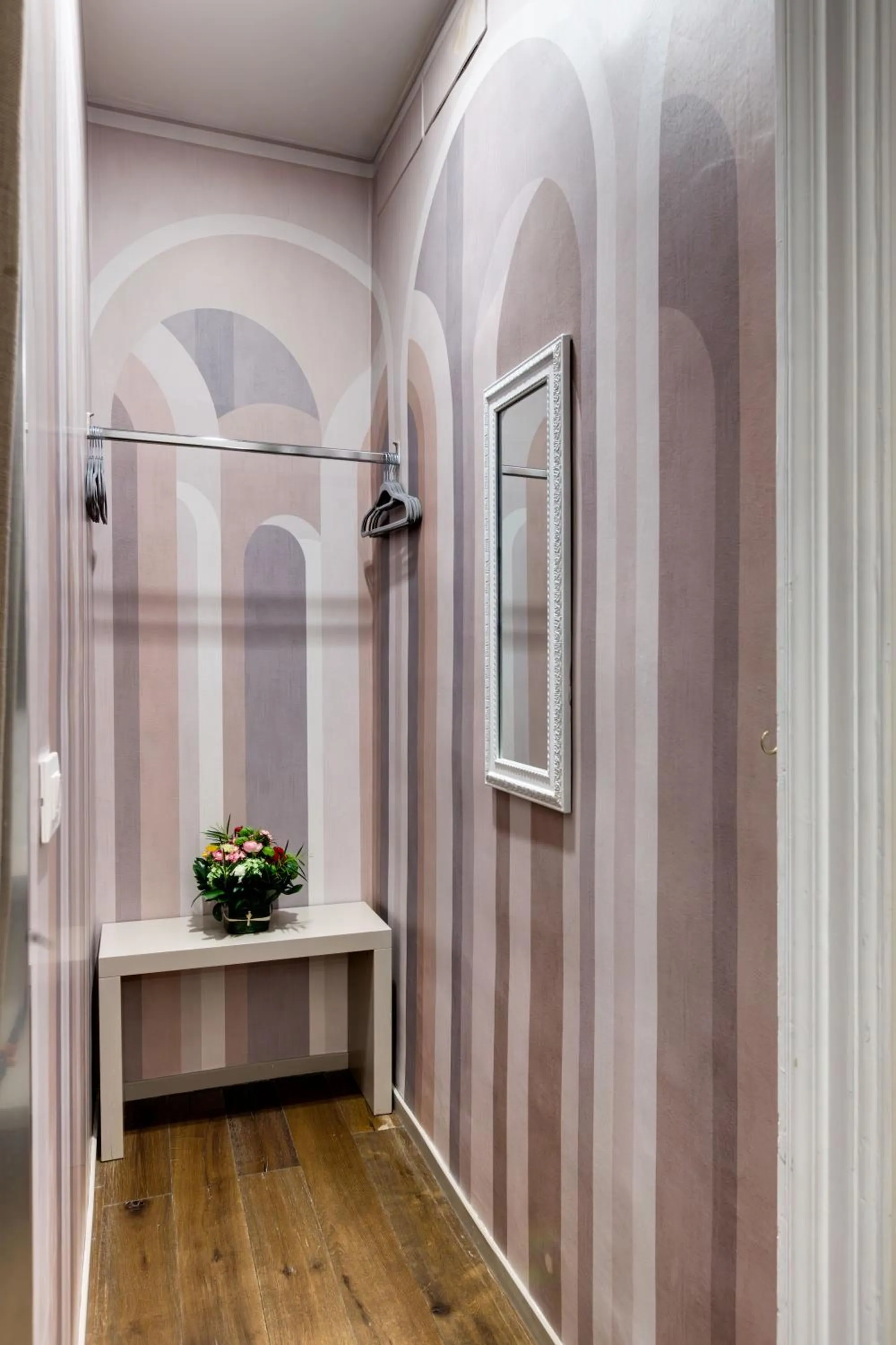 wardrobe in V Collection Piazza Farnese Luxury Suites