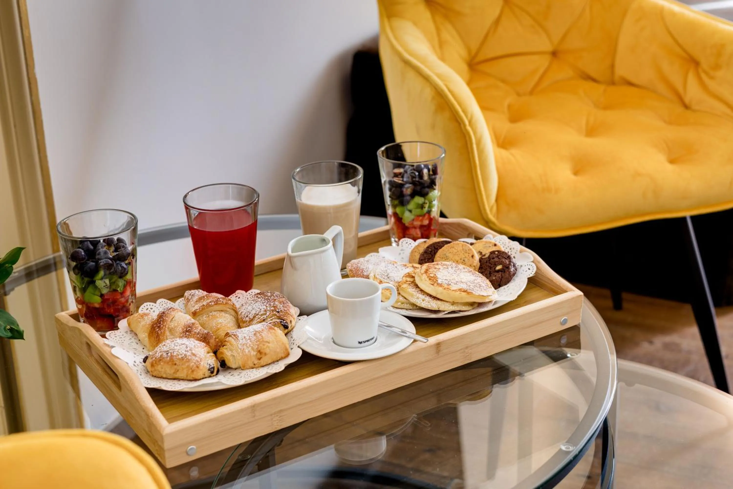 Breakfast in V Collection Piazza Farnese Luxury Suites