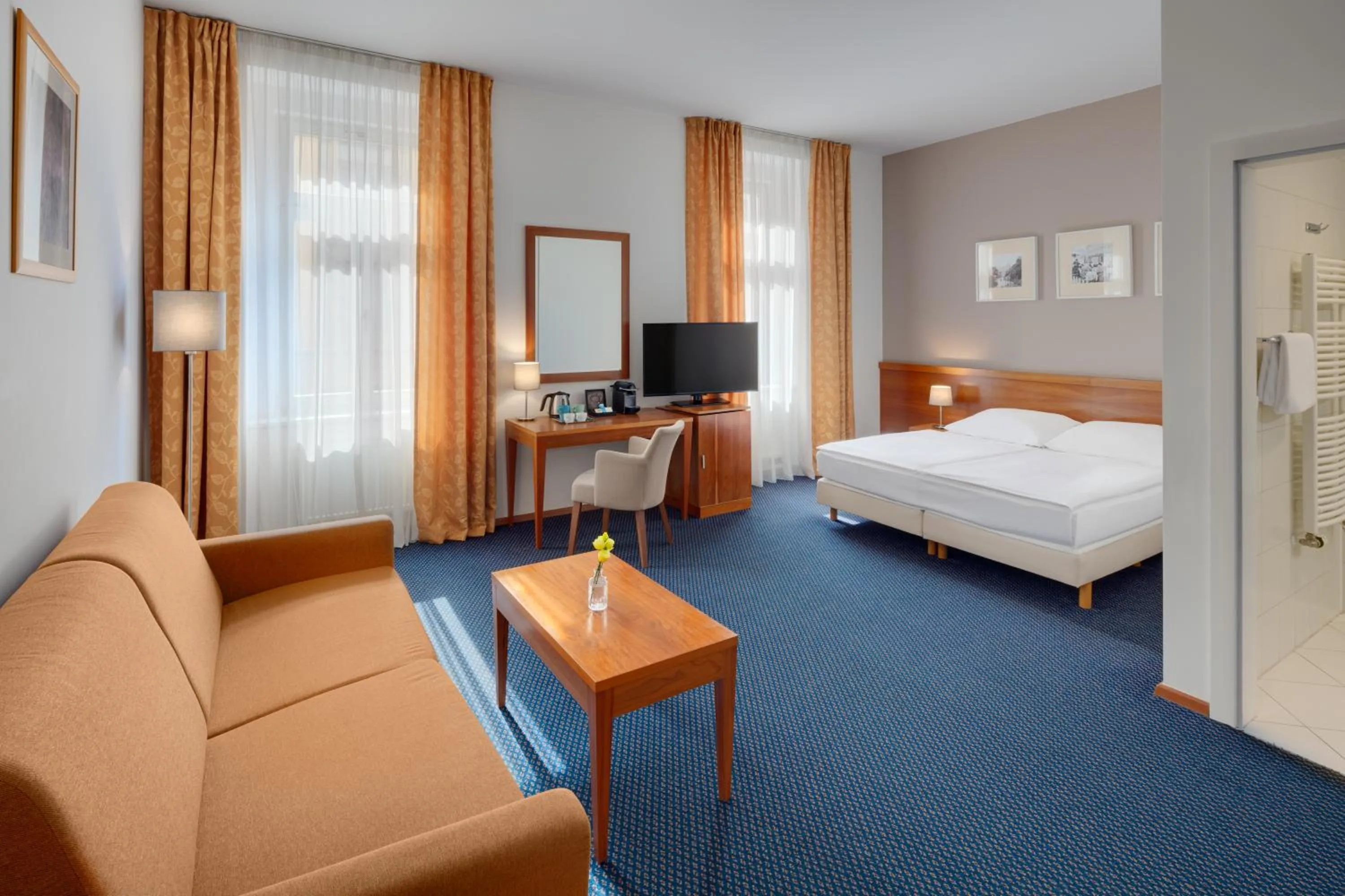 Bedroom, Bed in Hotel Carol