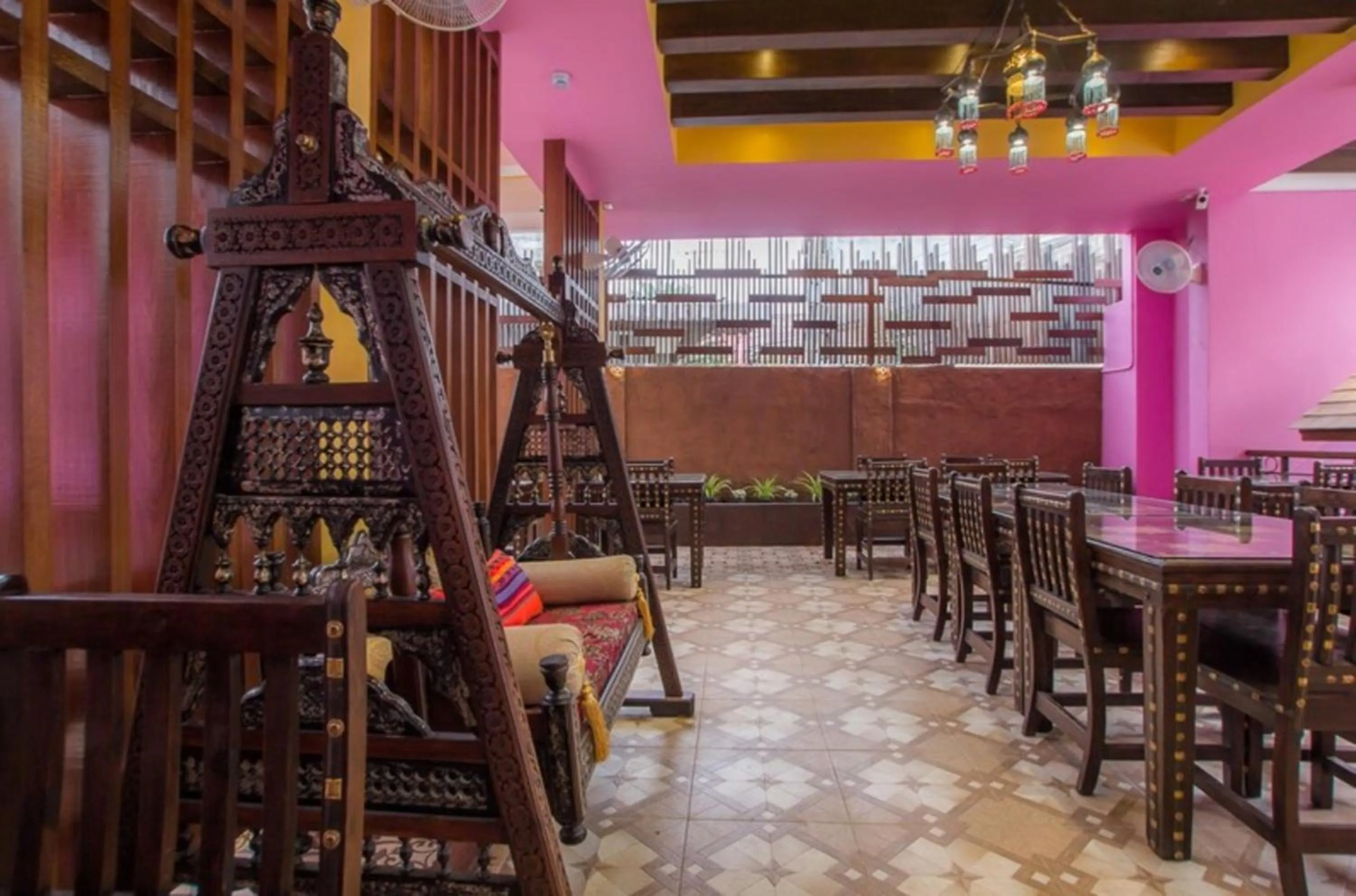 Restaurant/places to eat in Changpuak Boutique House