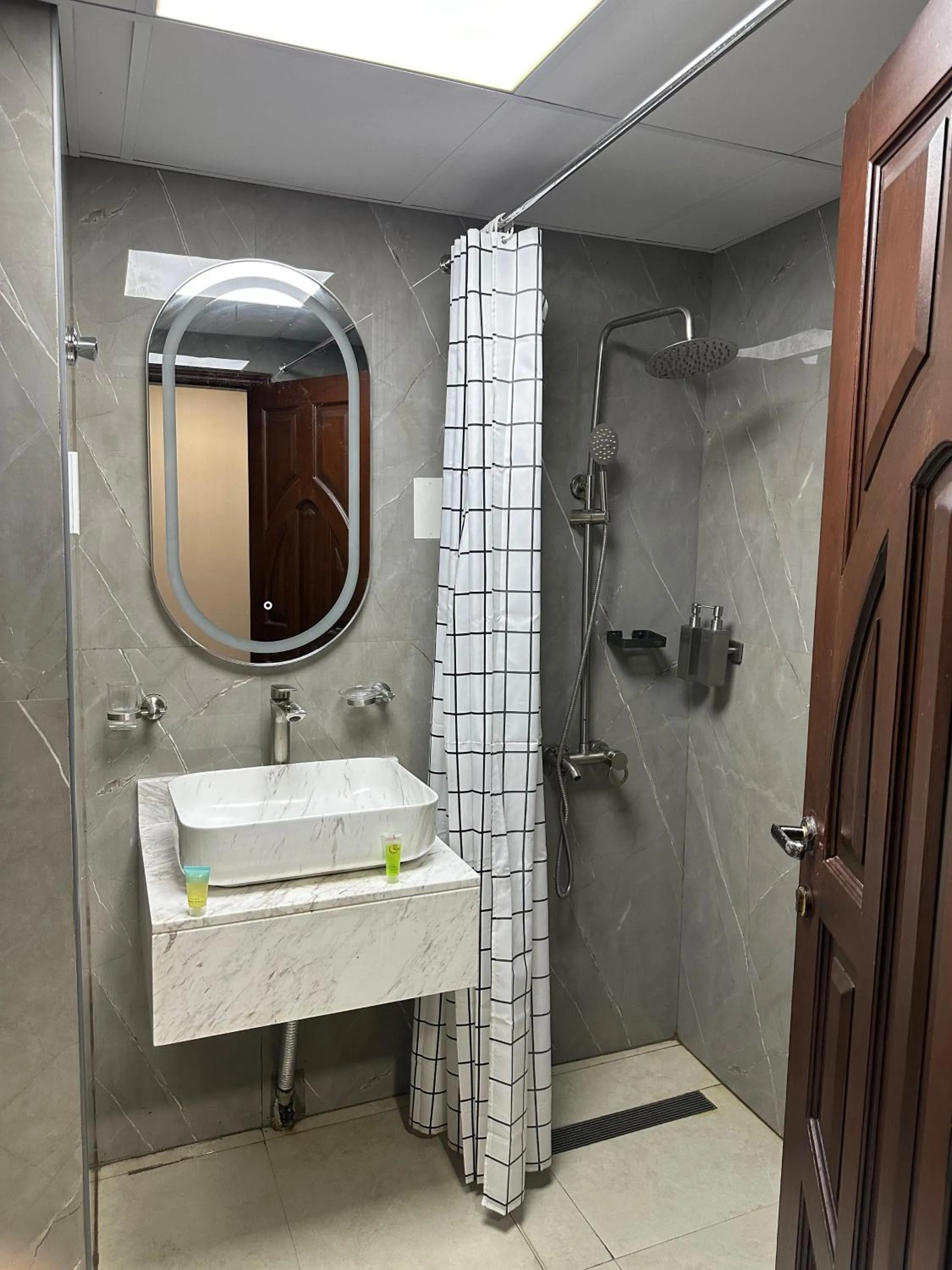 Bathroom in Aygro Hotel