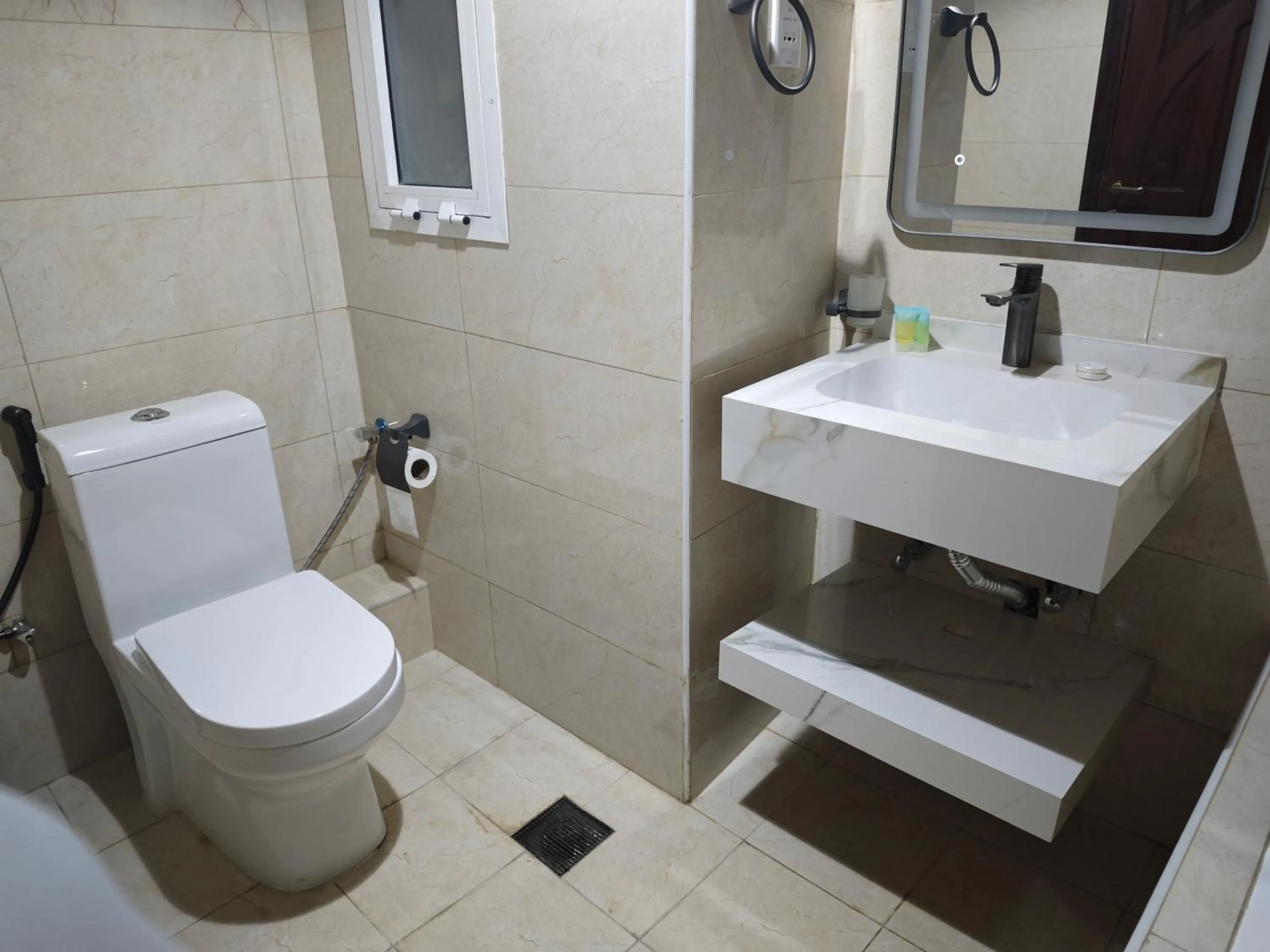 Toilet in Aygro Hotel