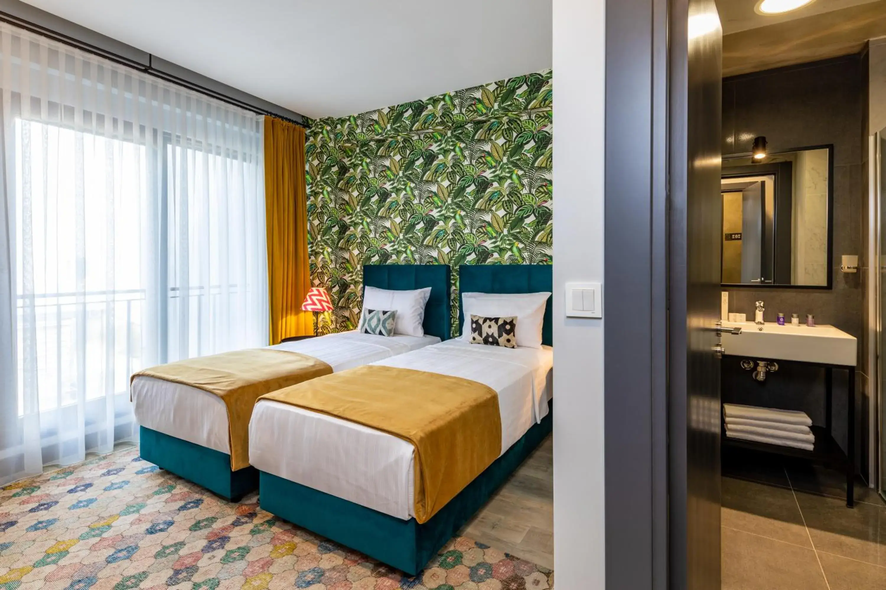 Deluxe Twin Room in Green Parrot Hotel Istanbul Deluxe Twin Room in Green Parrot Hotel Istanbul
