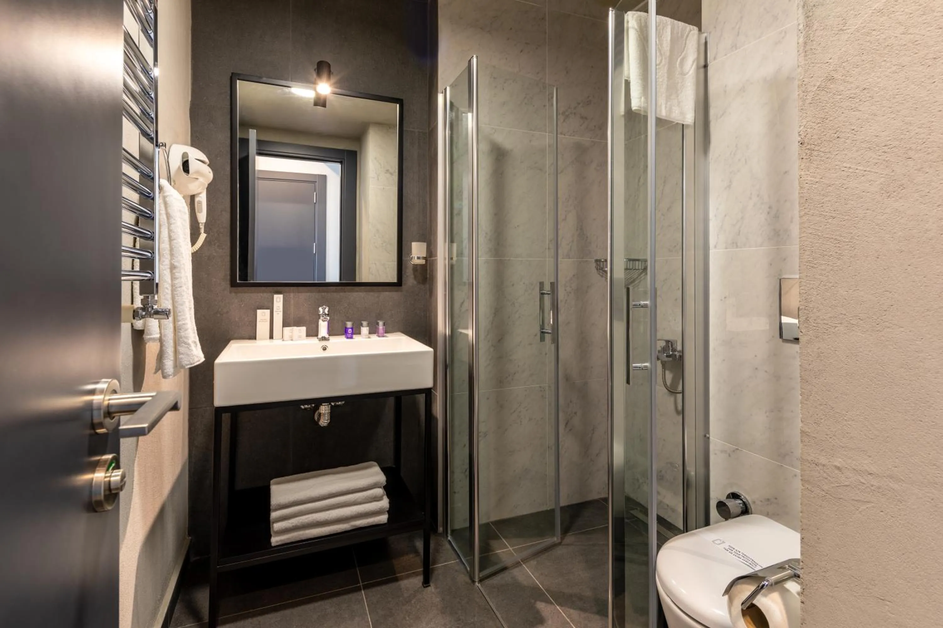 Bathroom in Green Parrot Hotel Istanbul