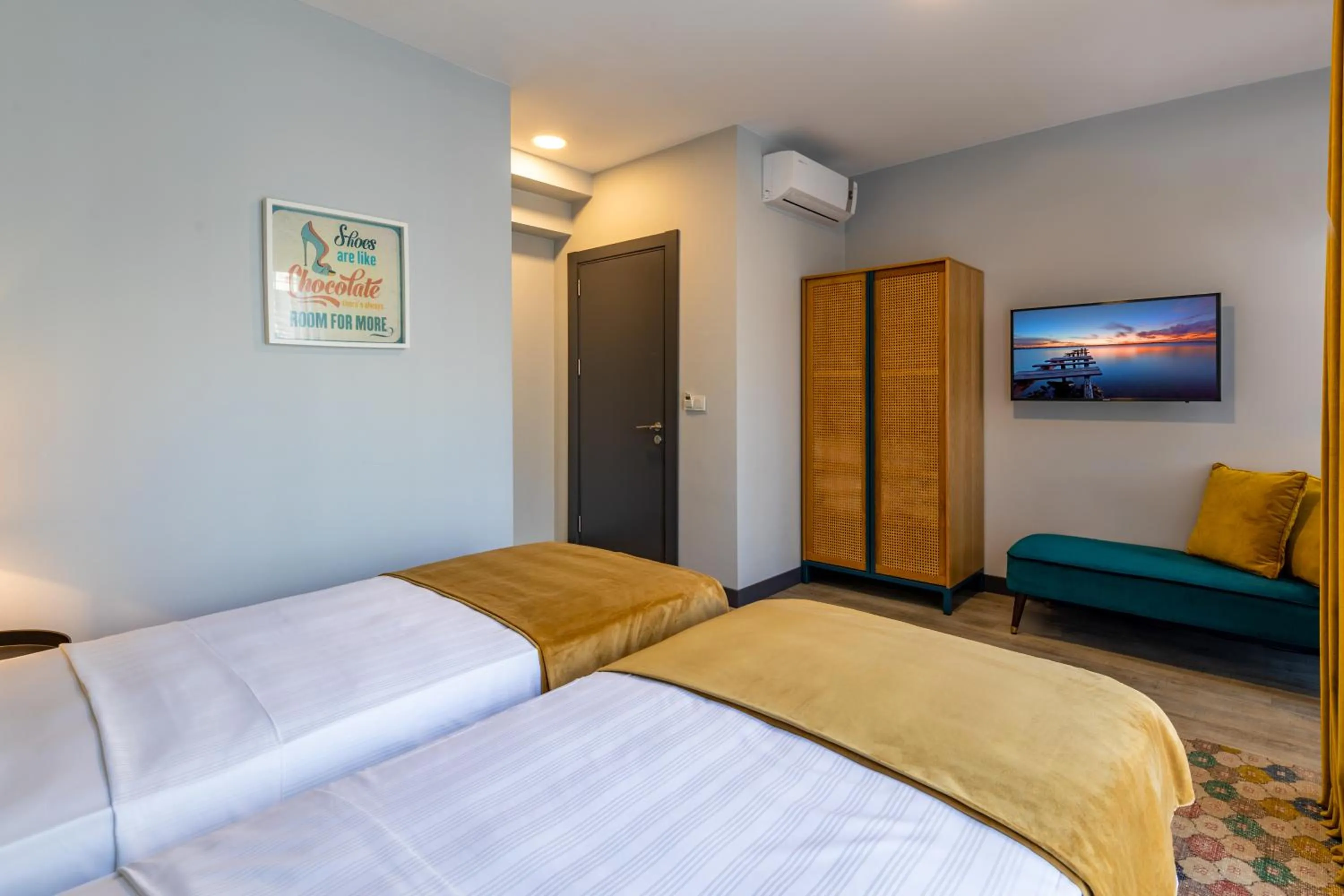 Bed in Green Parrot Hotel Istanbul