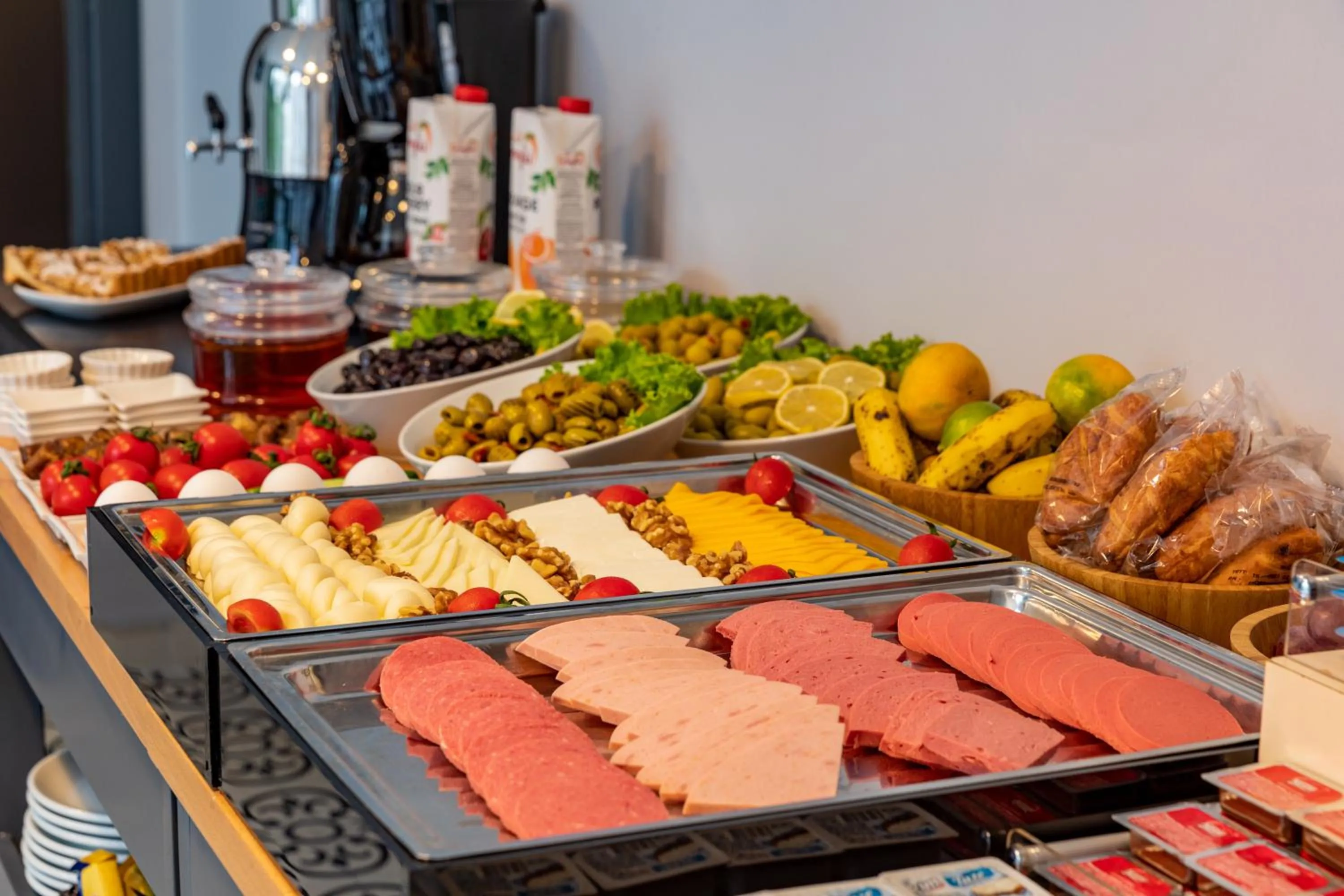 Breakfast in Green Parrot Hotel Istanbul