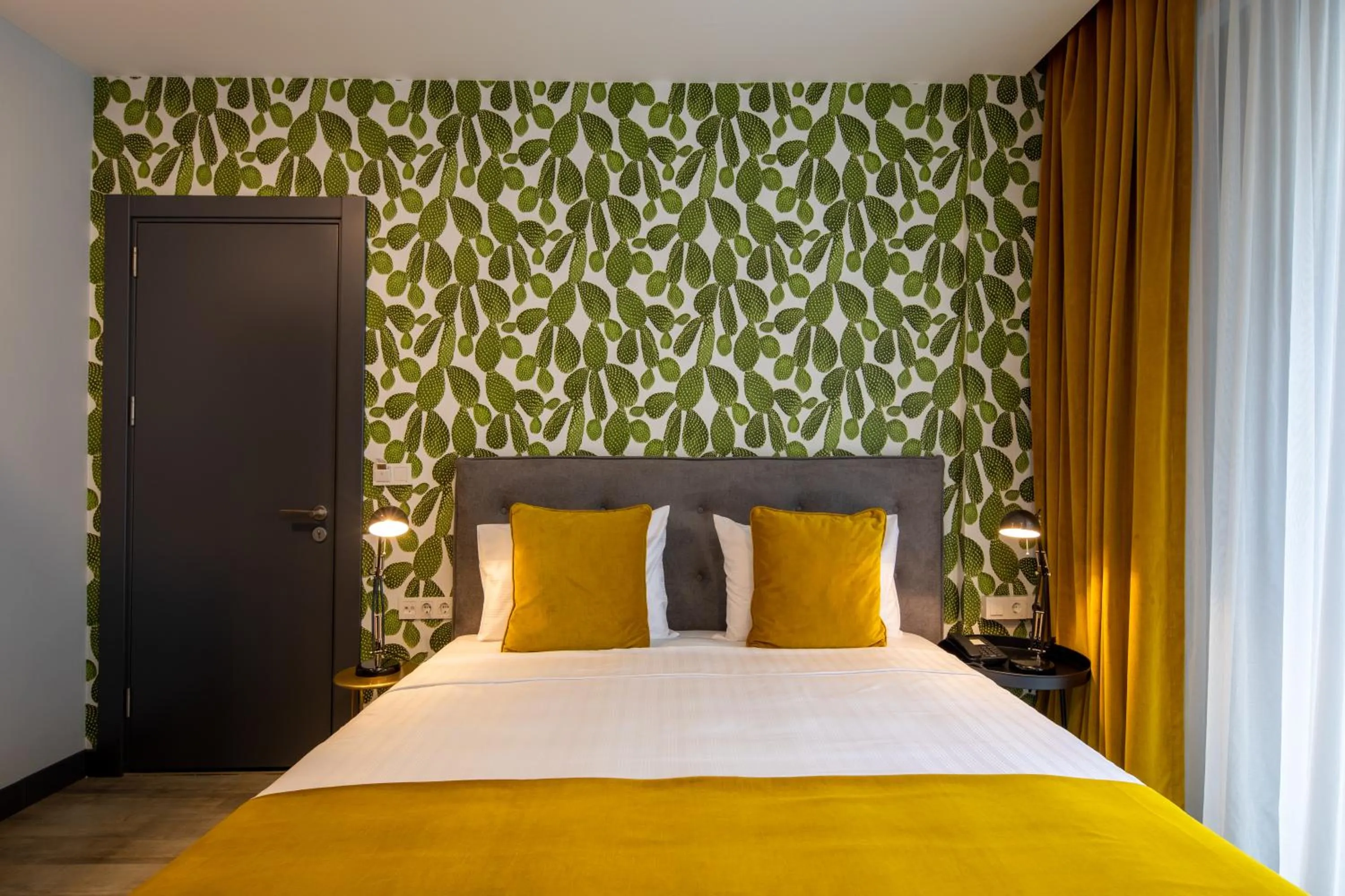 Bed in Green Parrot Hotel Istanbul