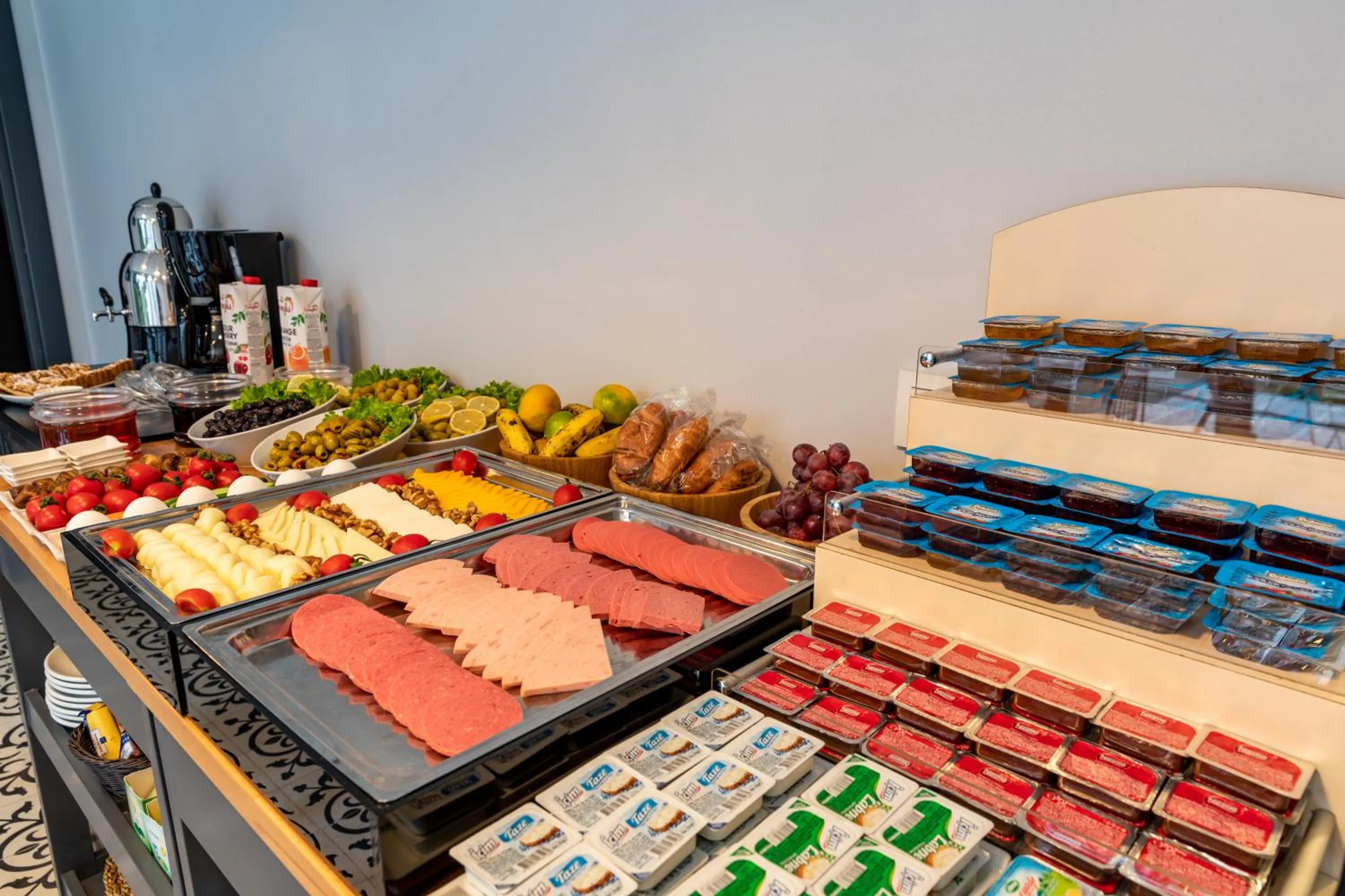 Breakfast in Green Parrot Hotel Istanbul