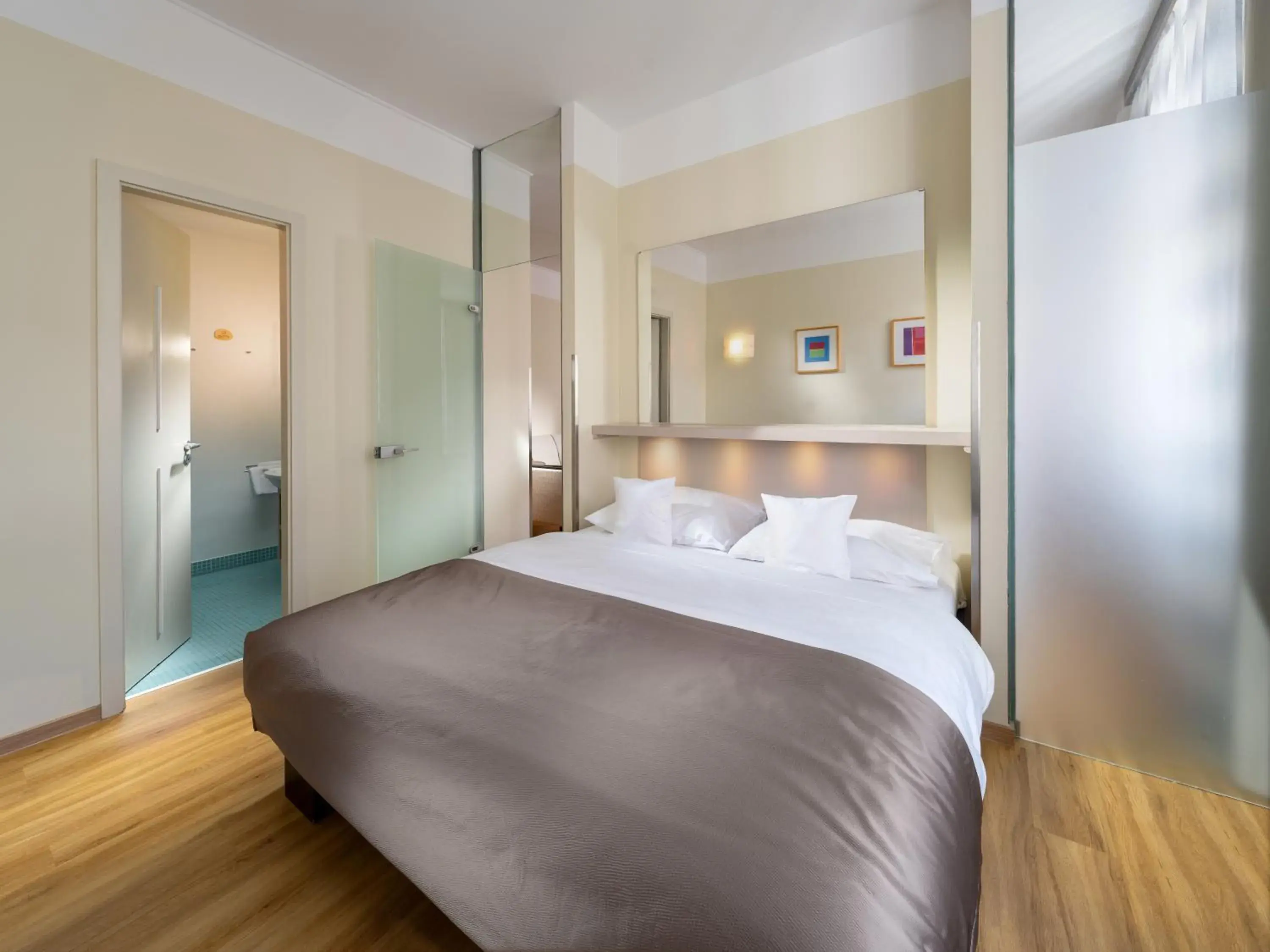 Bedroom, Bed in Mamaison Residence Belgická Prague Bedroom, Bed in Mamaison Residence Belgická Prague