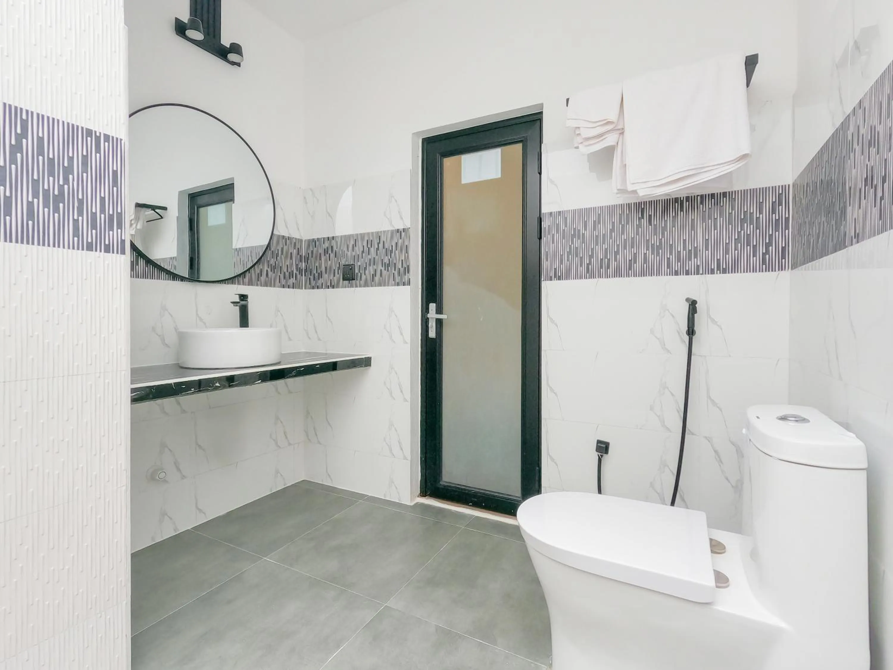 Toilet in Belvedere Thoddoo