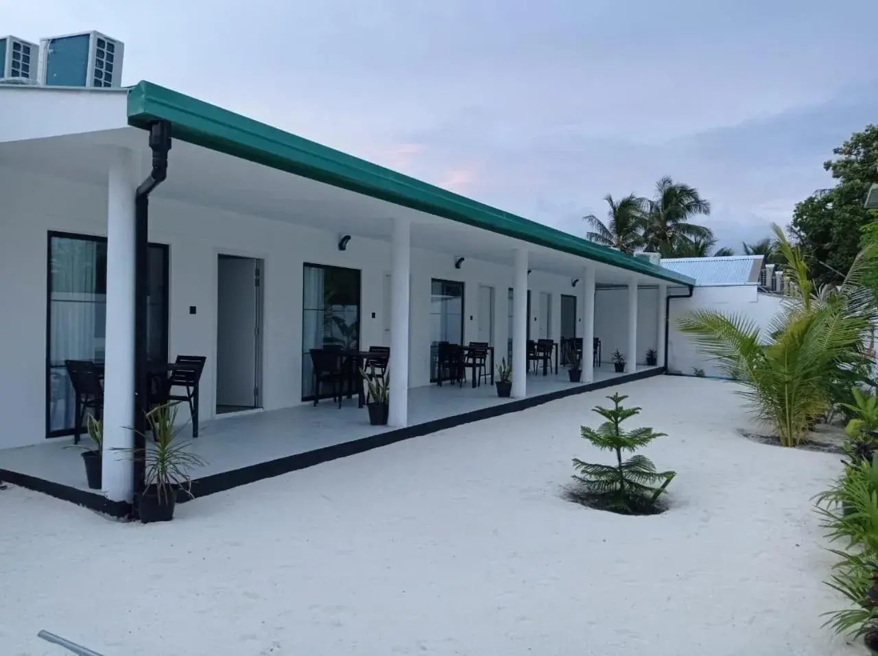 Property building in Belvedere Thoddoo Property building in Belvedere Thoddoo