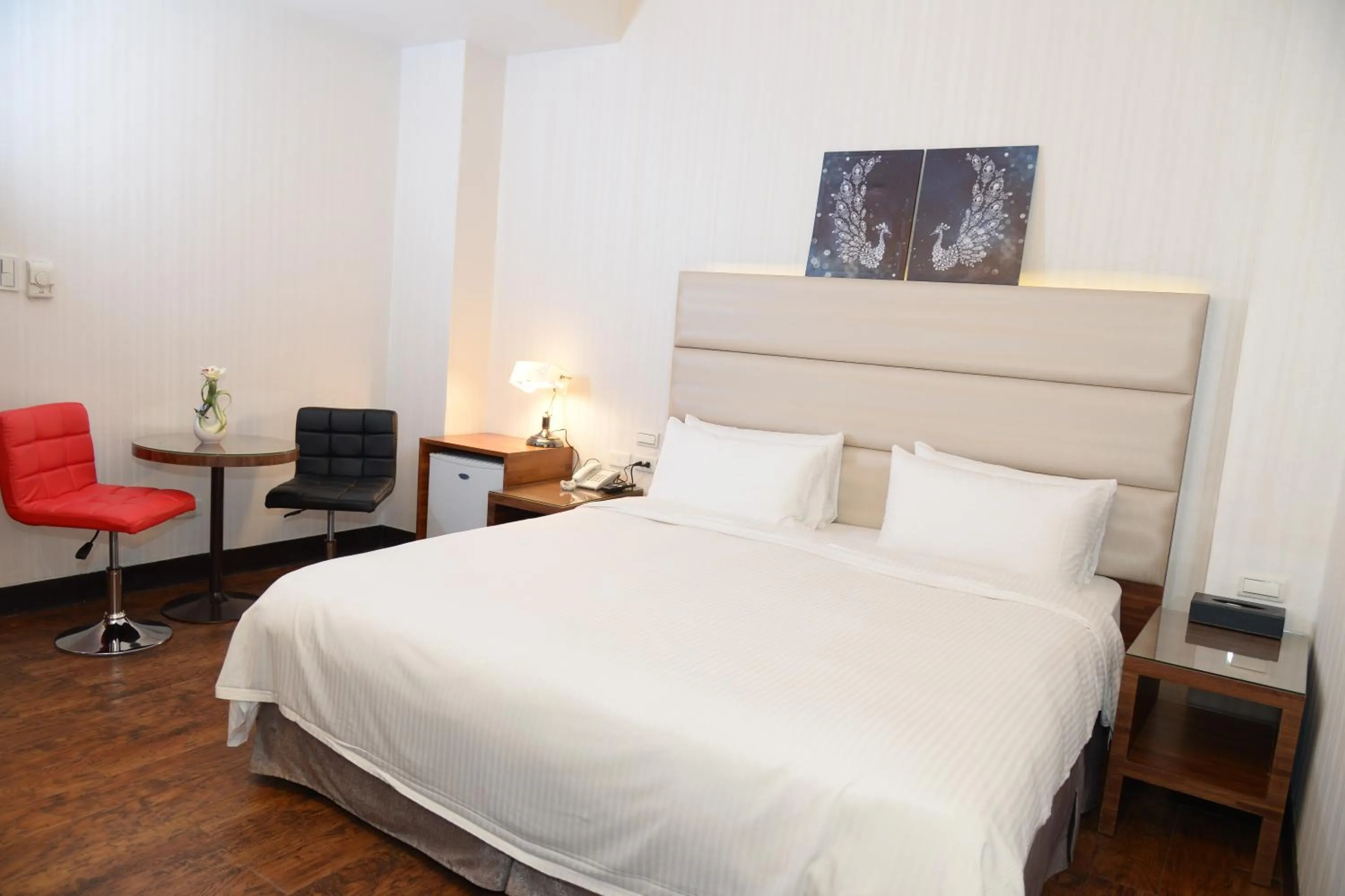 Photo of the whole room, Bed in E-Coast Star Hotel