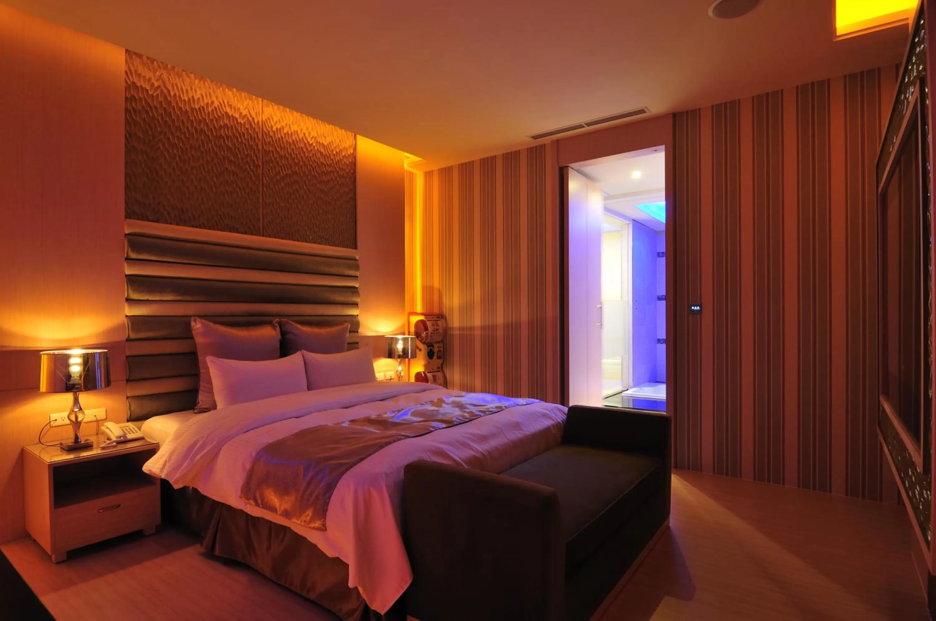 Decorative detail, Bed in One + One Motel