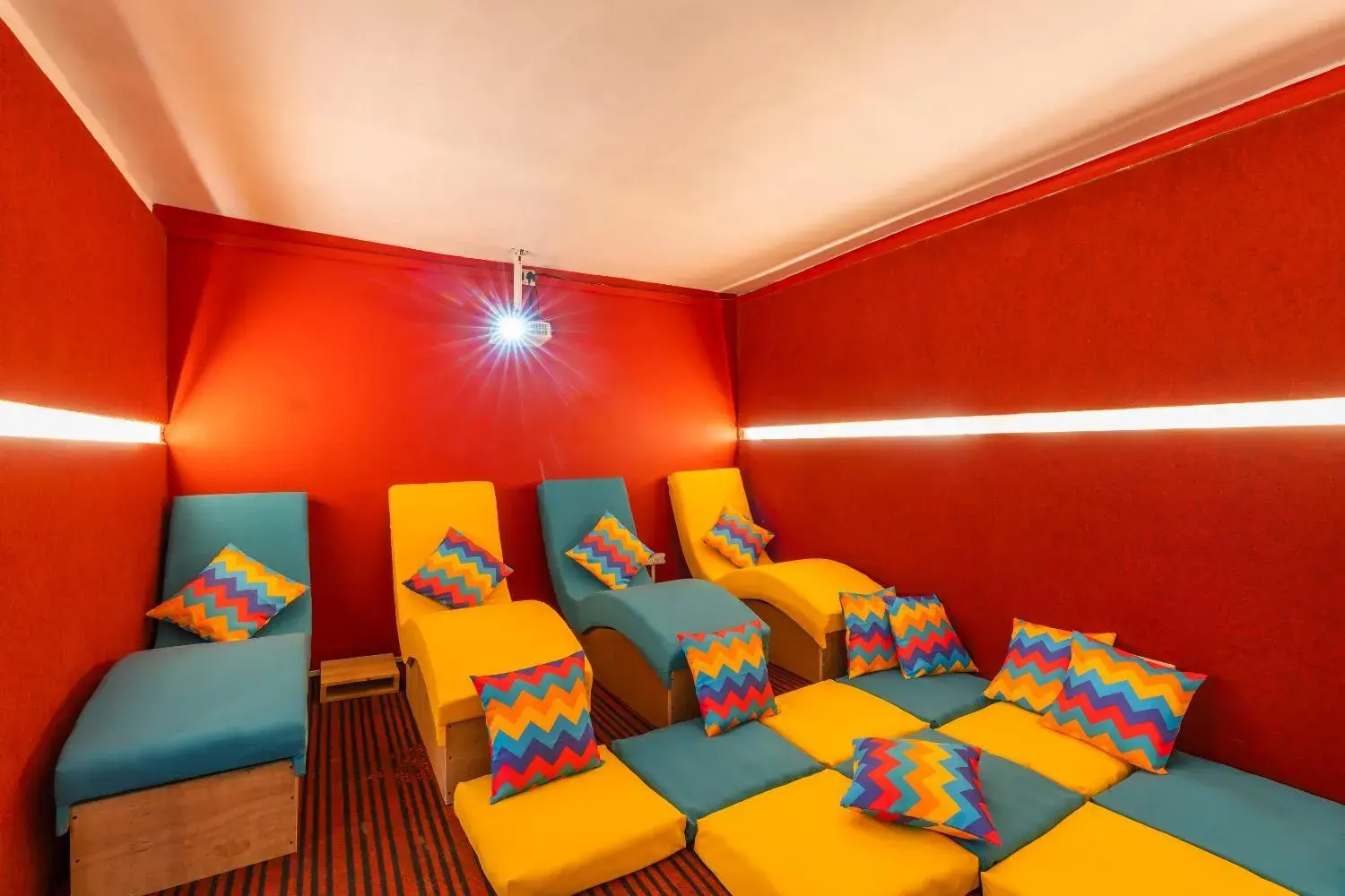 Living room, Bed in goSTOPS Nainital Living room, Bed in goSTOPS Nainital