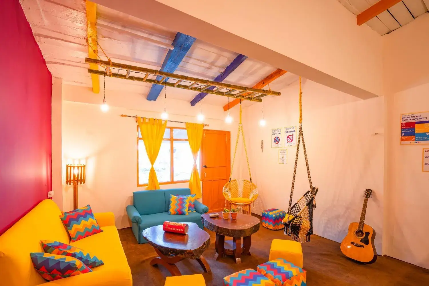 Lounge or bar in goSTOPS Nainital Lounge or bar in goSTOPS Nainital