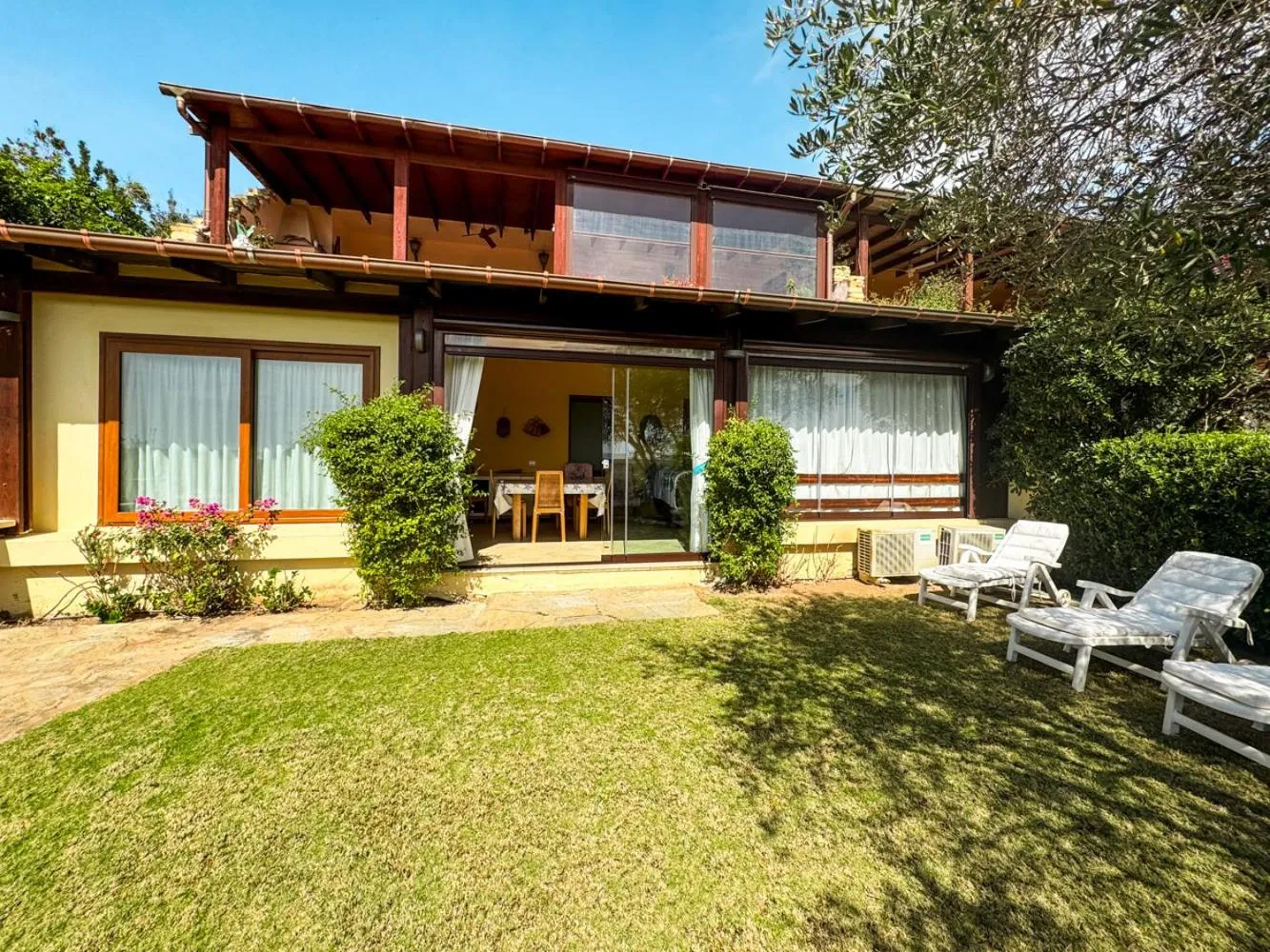 Villa con barbecue con giardino vista mare