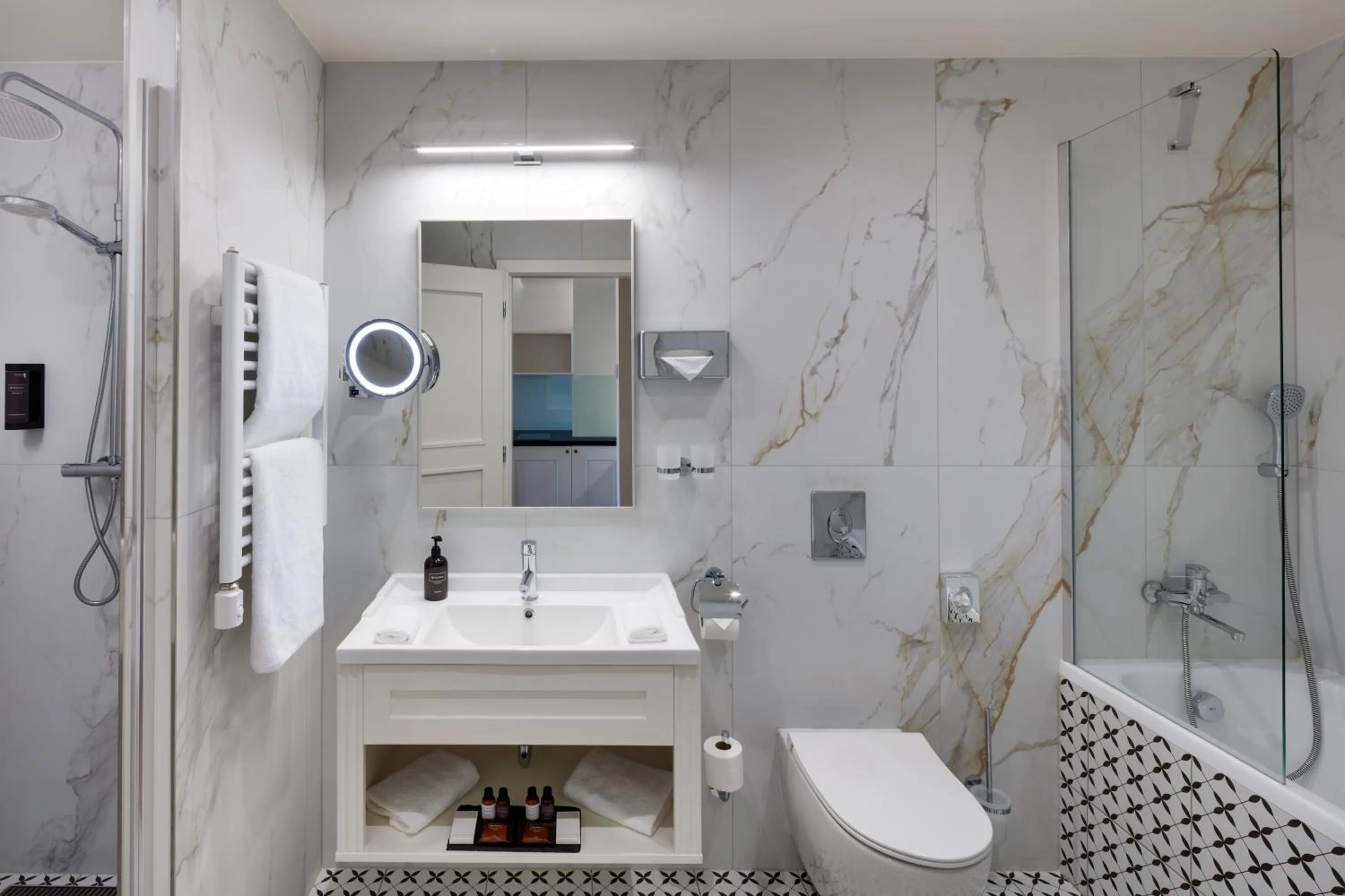 Shower in Hotel Savoy Prague