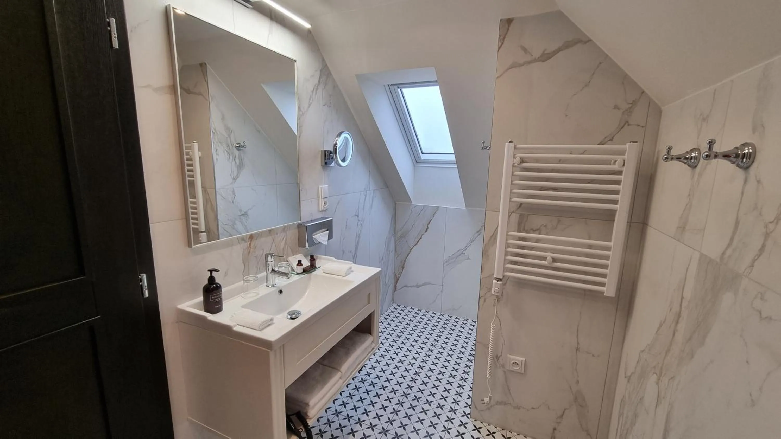 Shower in Hotel Savoy Prague