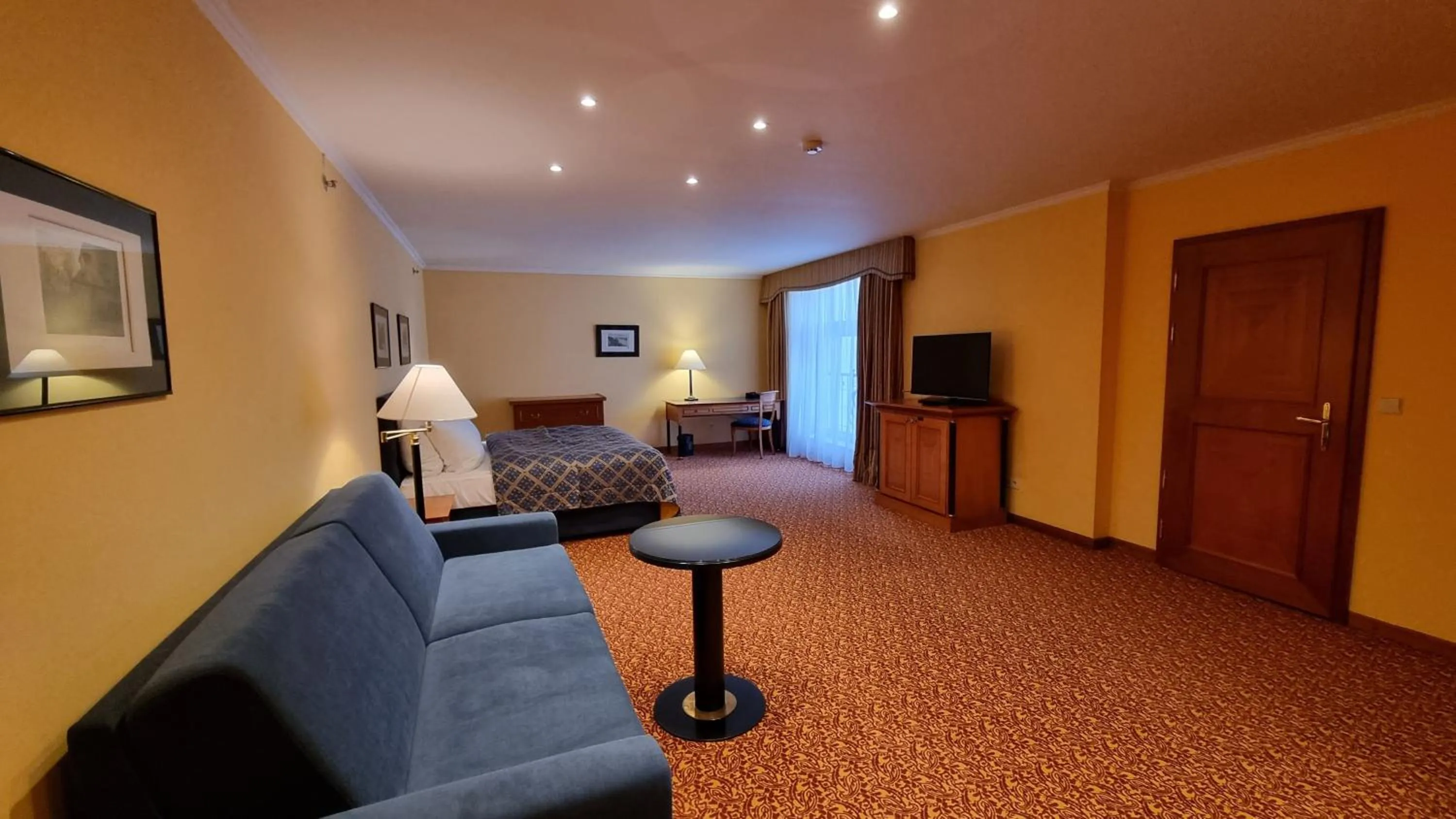 TV and multimedia in Hotel Savoy Prague