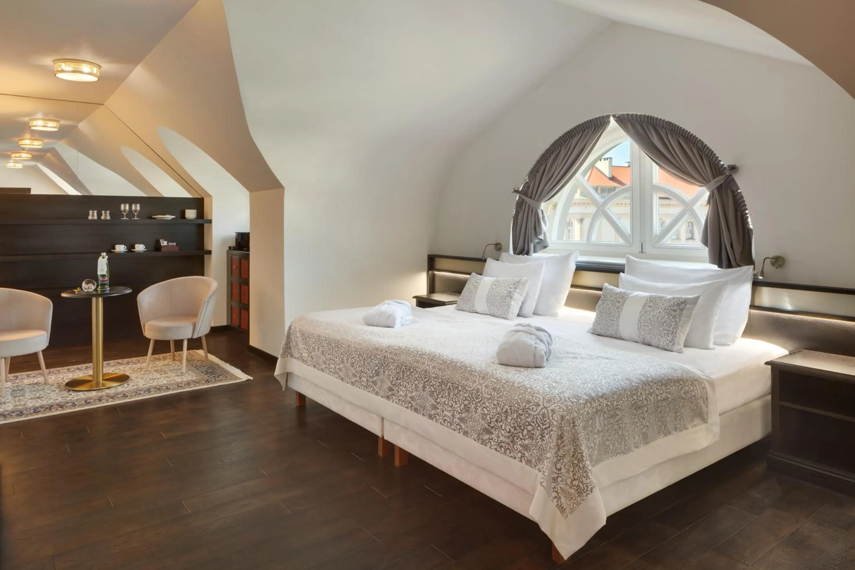 Bed in Hotel Savoy Prague