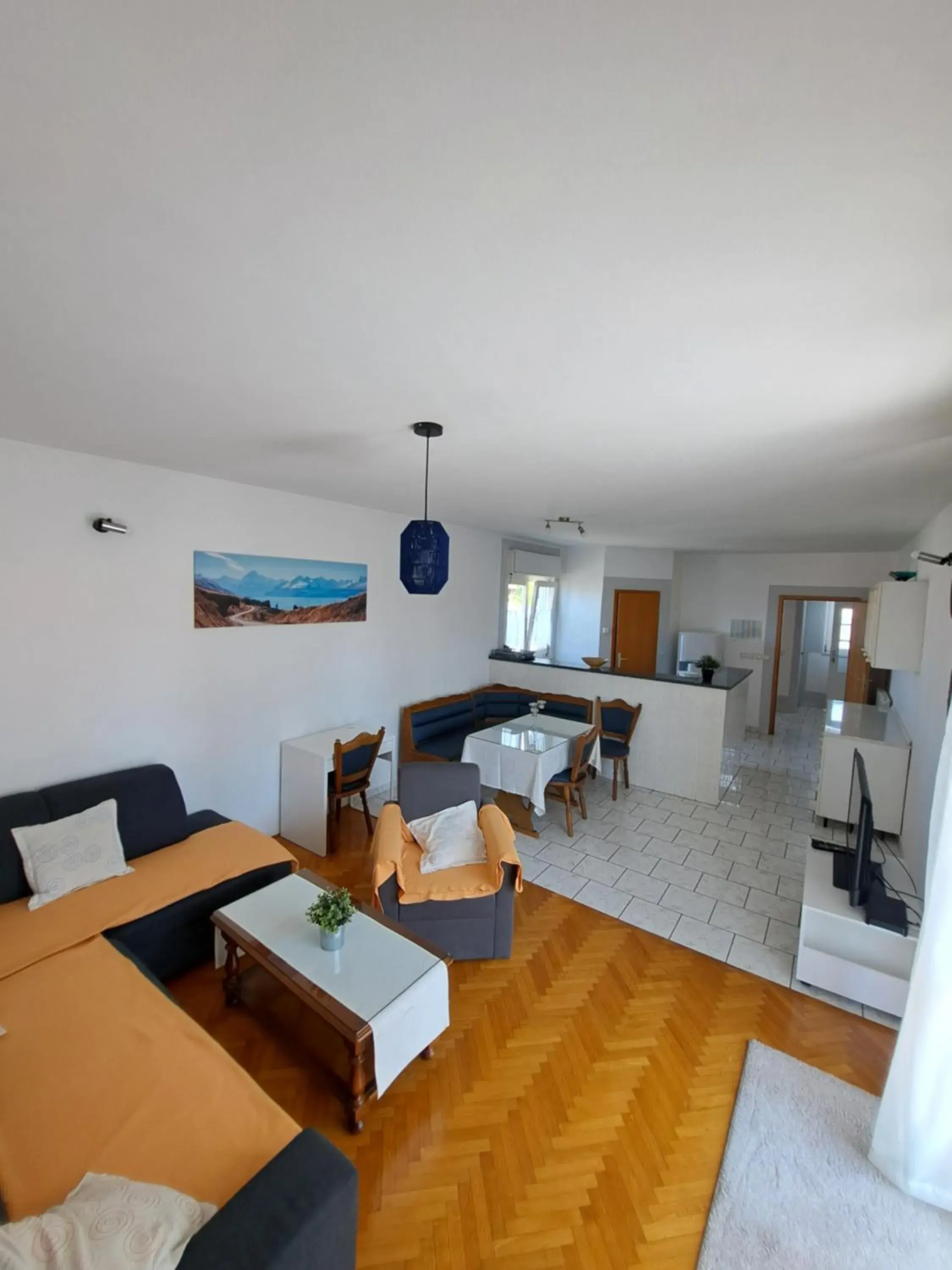 Two-Bedroom Apartment with Balcony and Sea View - single occupancy in Guesthouse Varnica Two-Bedroom Apartment with Balcony and Sea View - single occupancy in Guesthouse Varnica