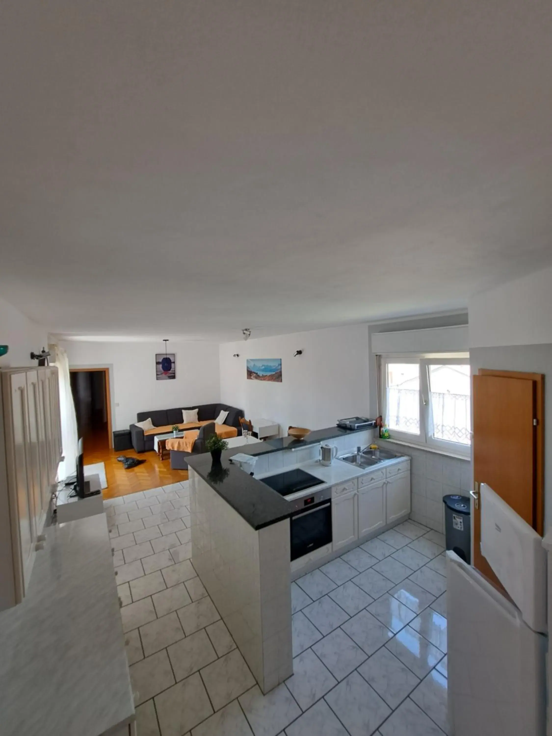 Two-Bedroom Apartment with Balcony and Sea View - single occupancy in Guesthouse Varnica Two-Bedroom Apartment with Balcony and Sea View - single occupancy in Guesthouse Varnica