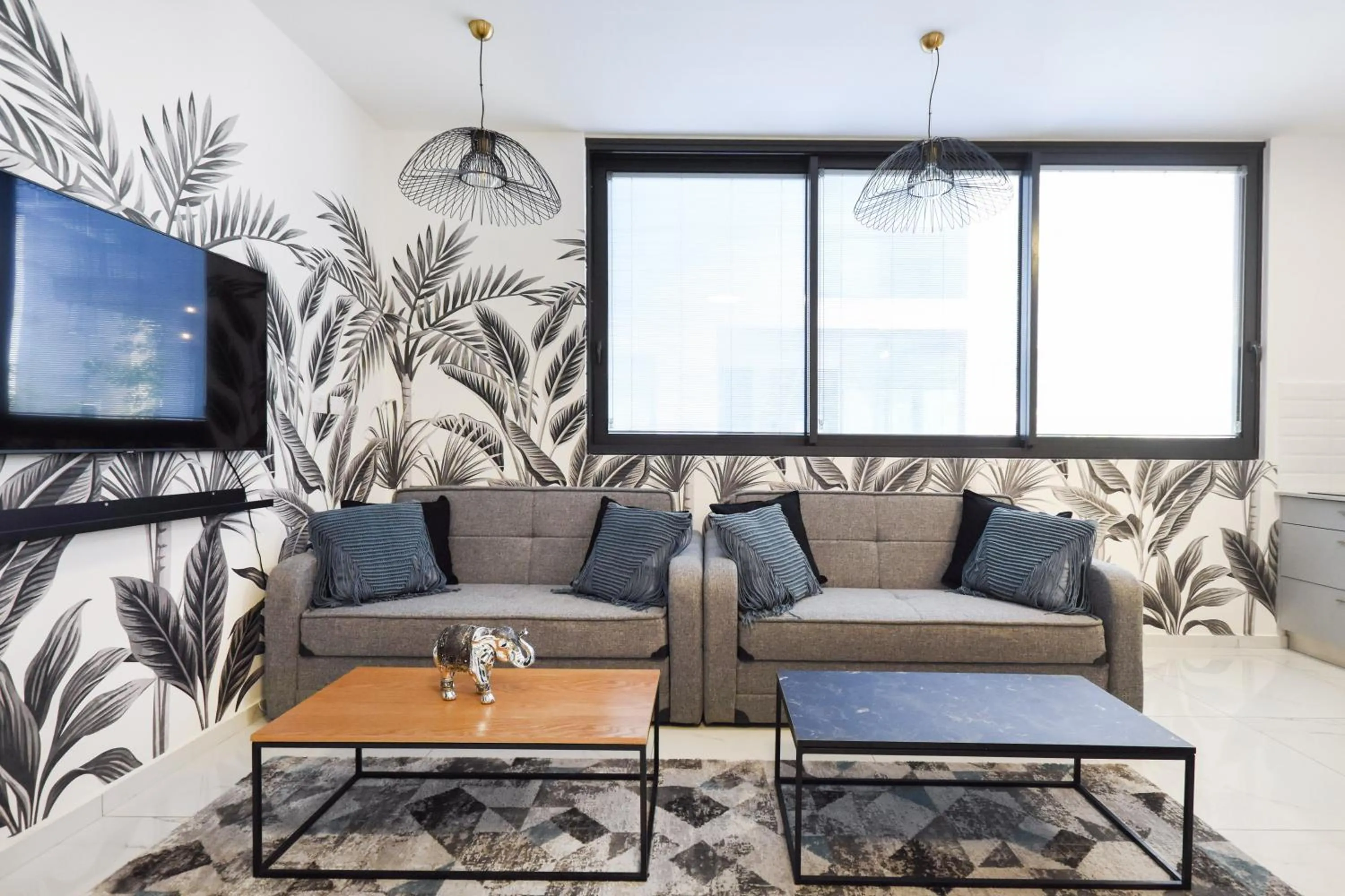 TV and multimedia in Palm 1BR next to Gazoz Beach by HolyGuest