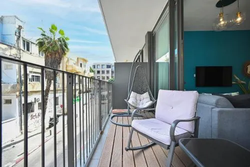 Colorful 2BR next to Gazoz Beach by HolyGuest