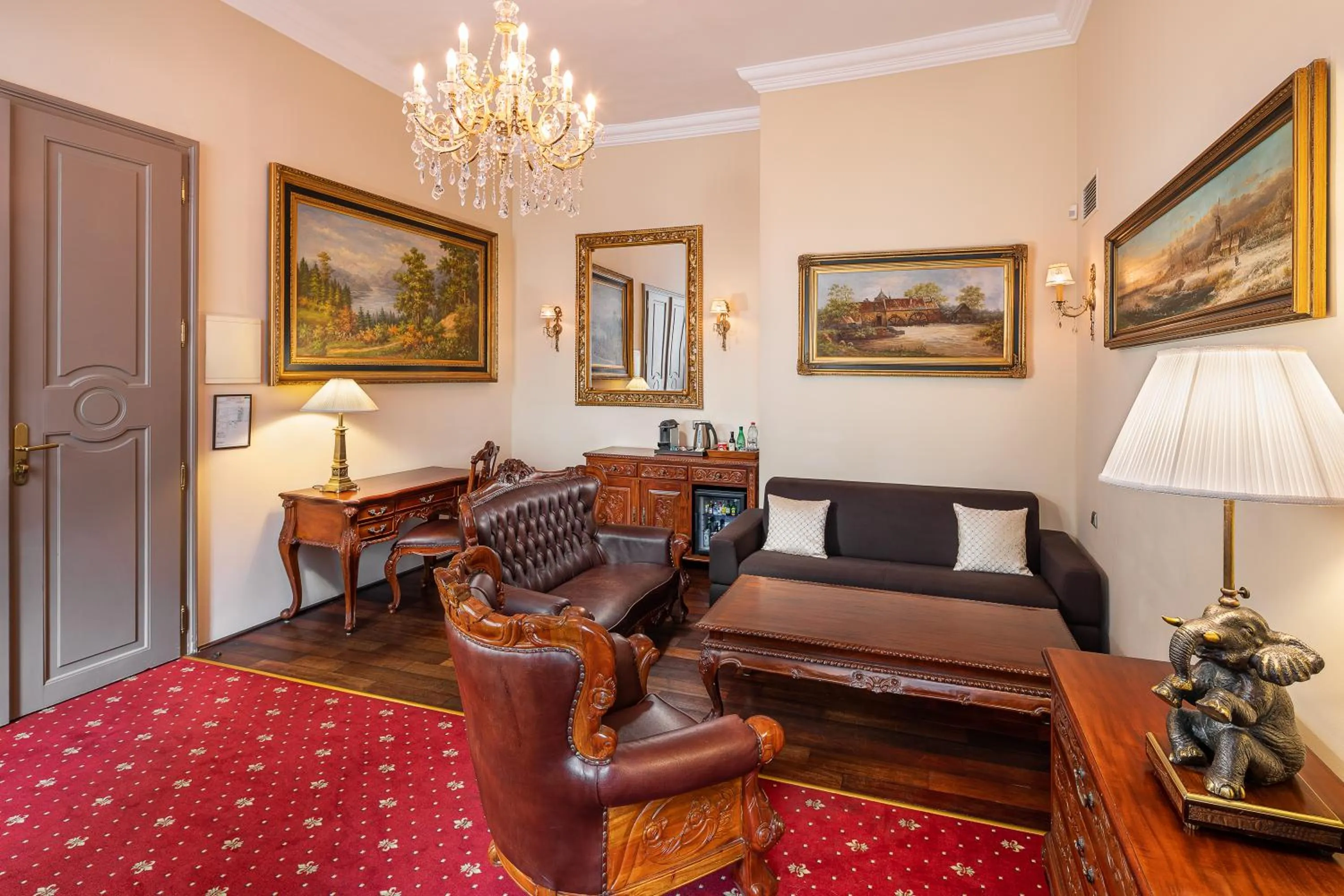 Living room in Iron Gate Hotel & Suites Prague by BHG