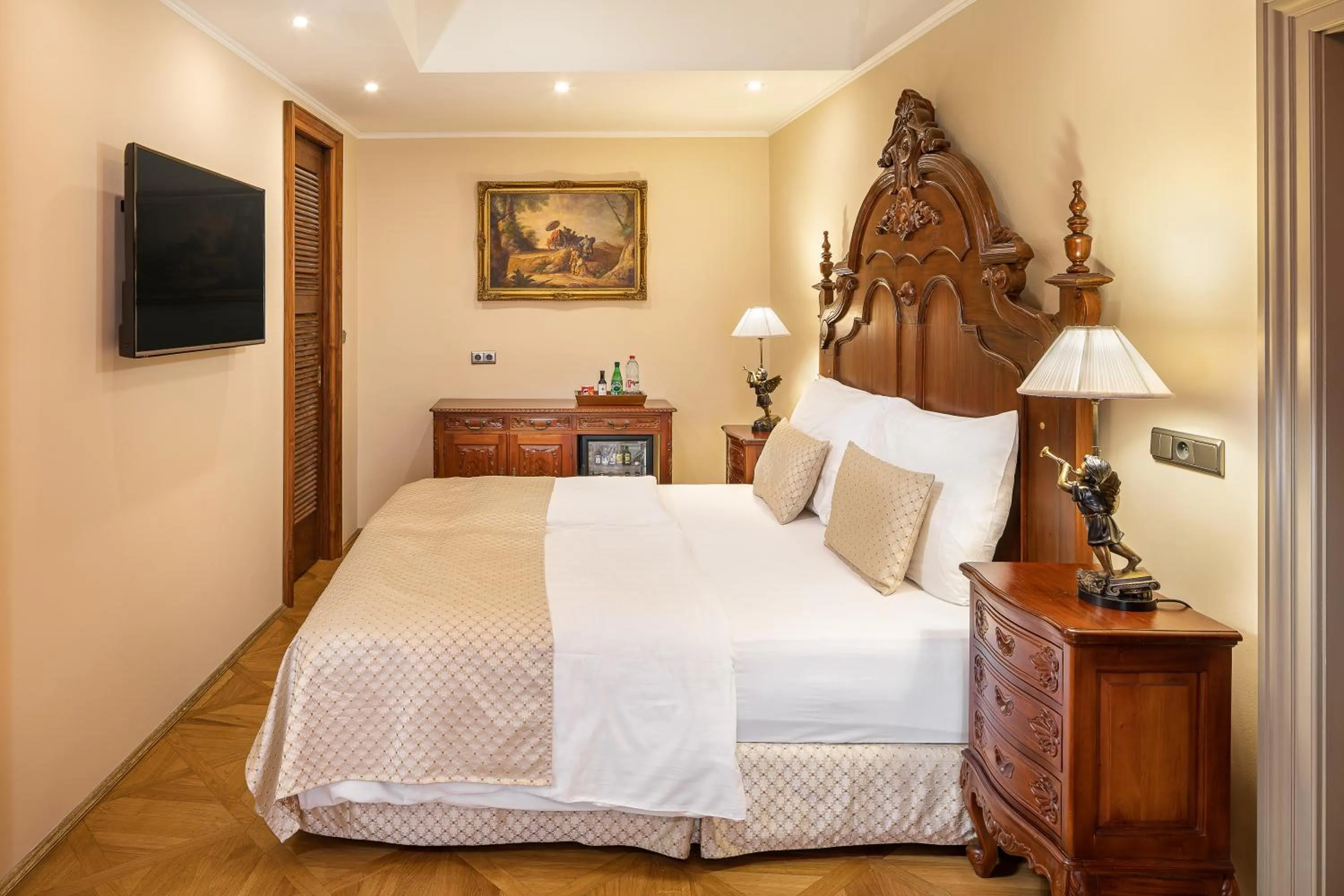 Bed in Iron Gate Hotel & Suites Prague by BHG