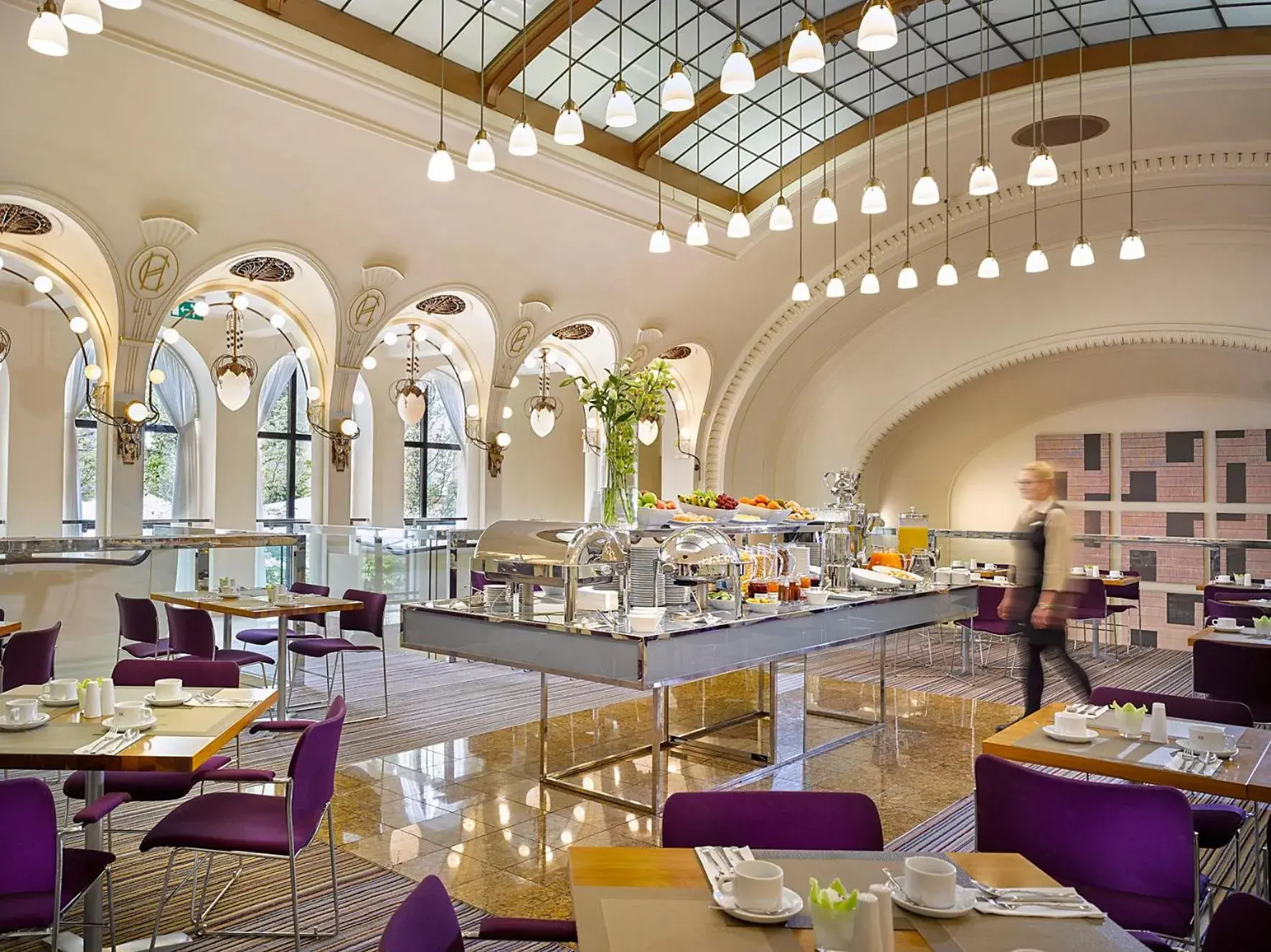 Restaurant/places to eat in K+K Hotel Central Restaurant/places to eat in K+K Hotel Central