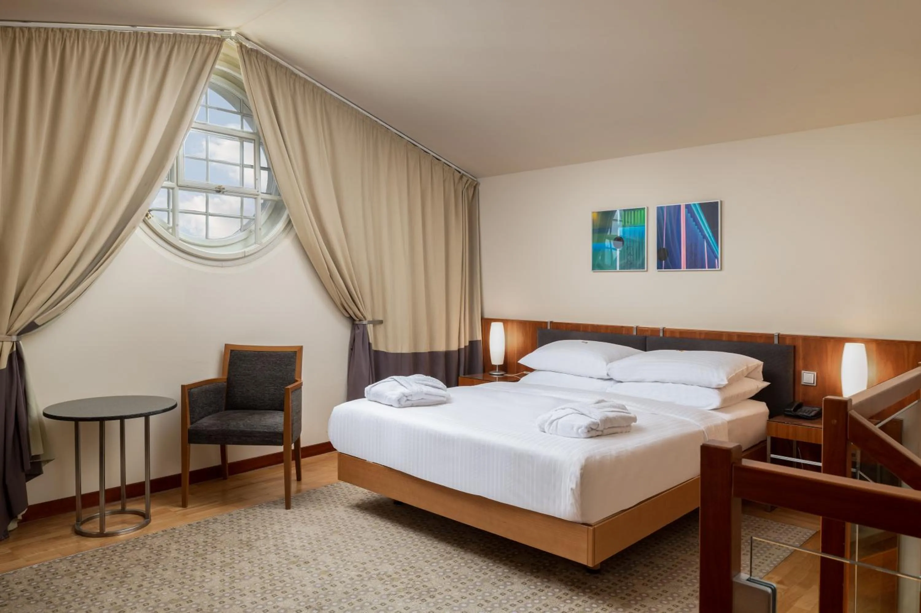 Bedroom, Bed in K+K Hotel Central