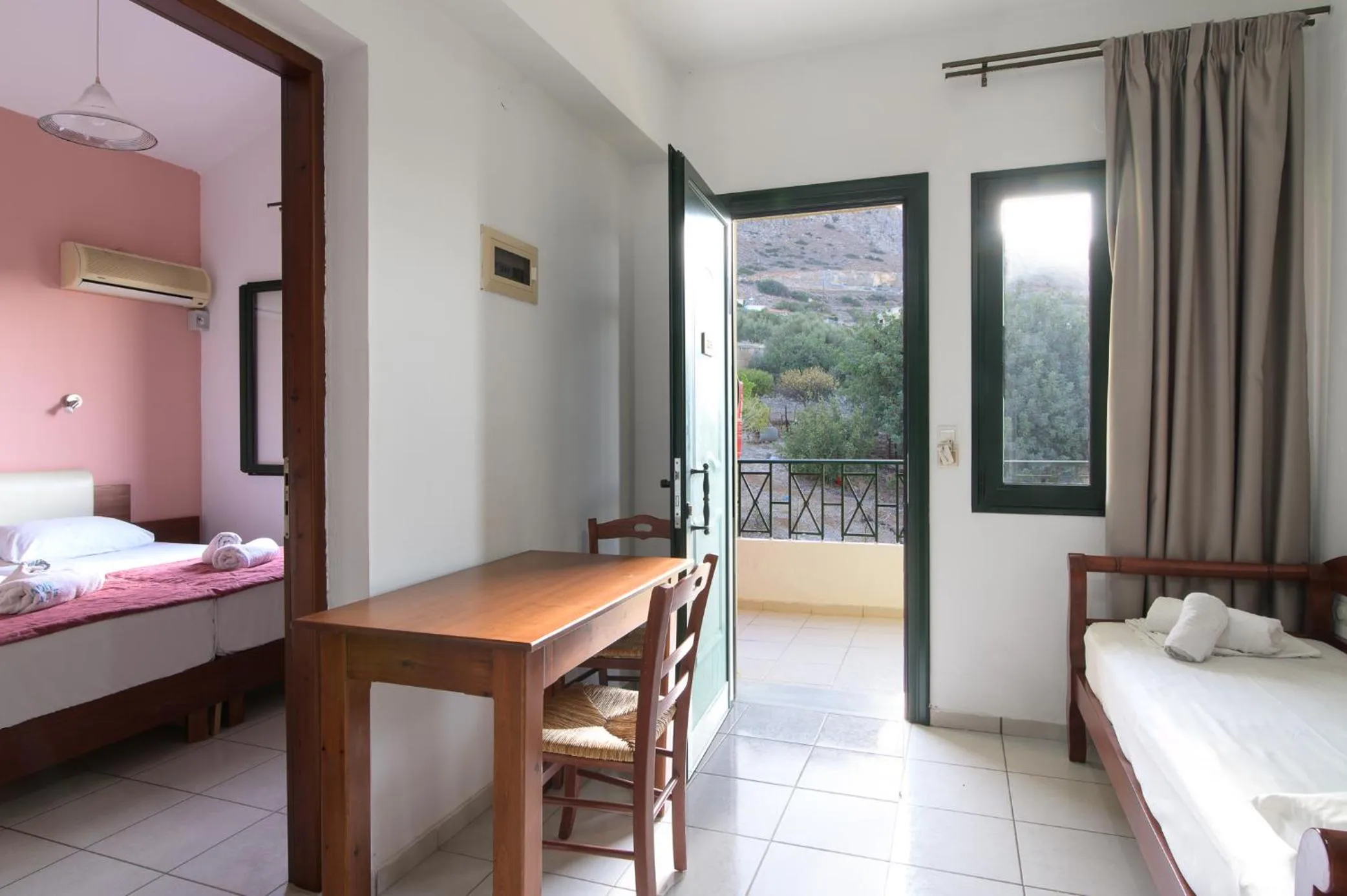 Photo of the whole room, Bed in Ariadni Palace Apartments