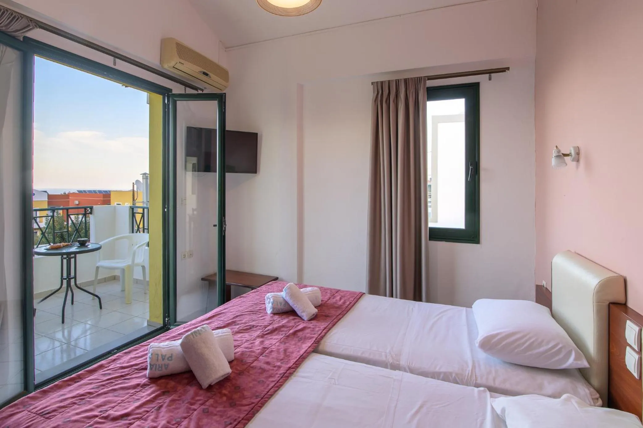 Bed in Ariadni Palace Apartments