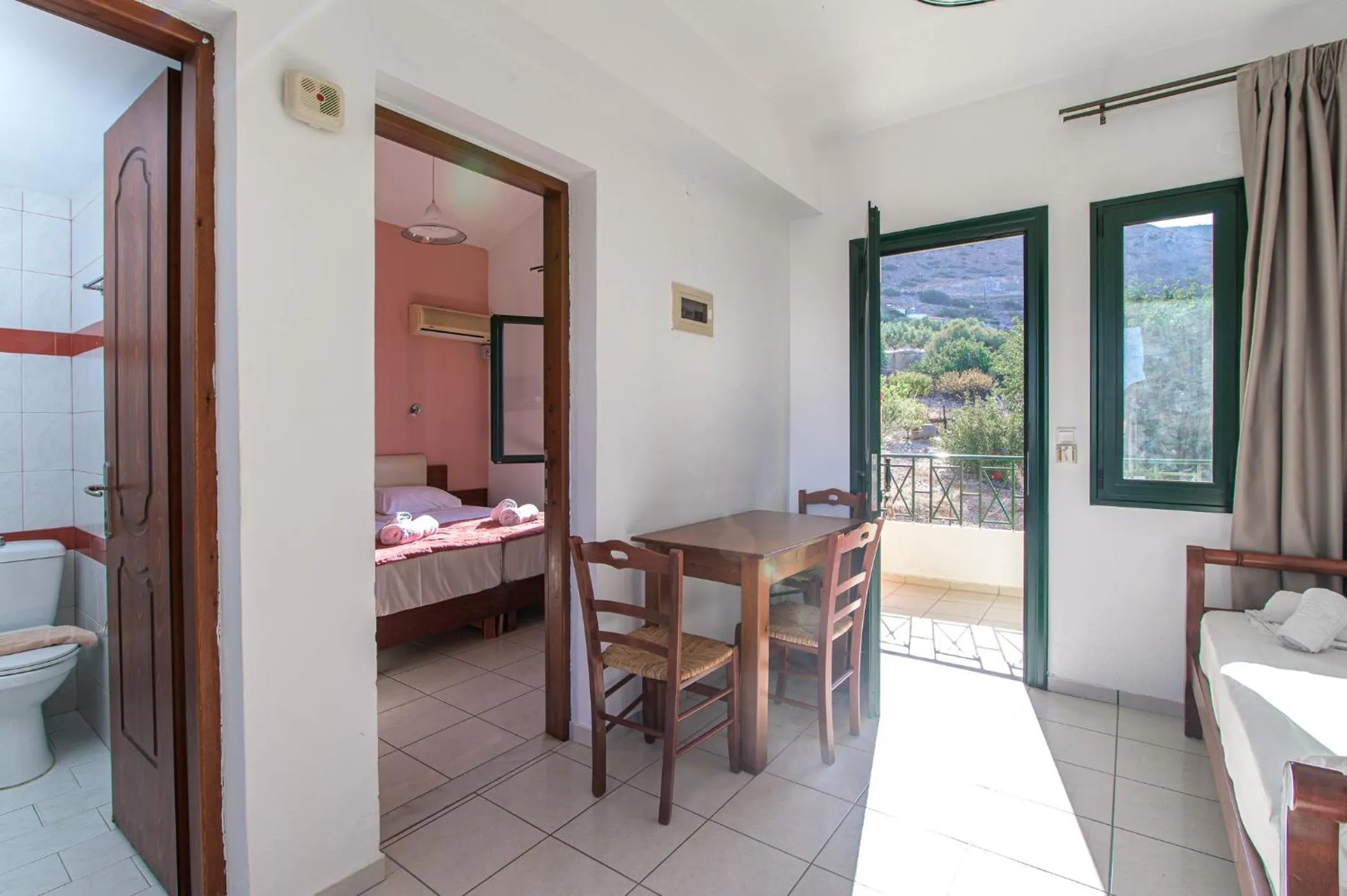 Photo of the whole room in Ariadni Palace Apartments