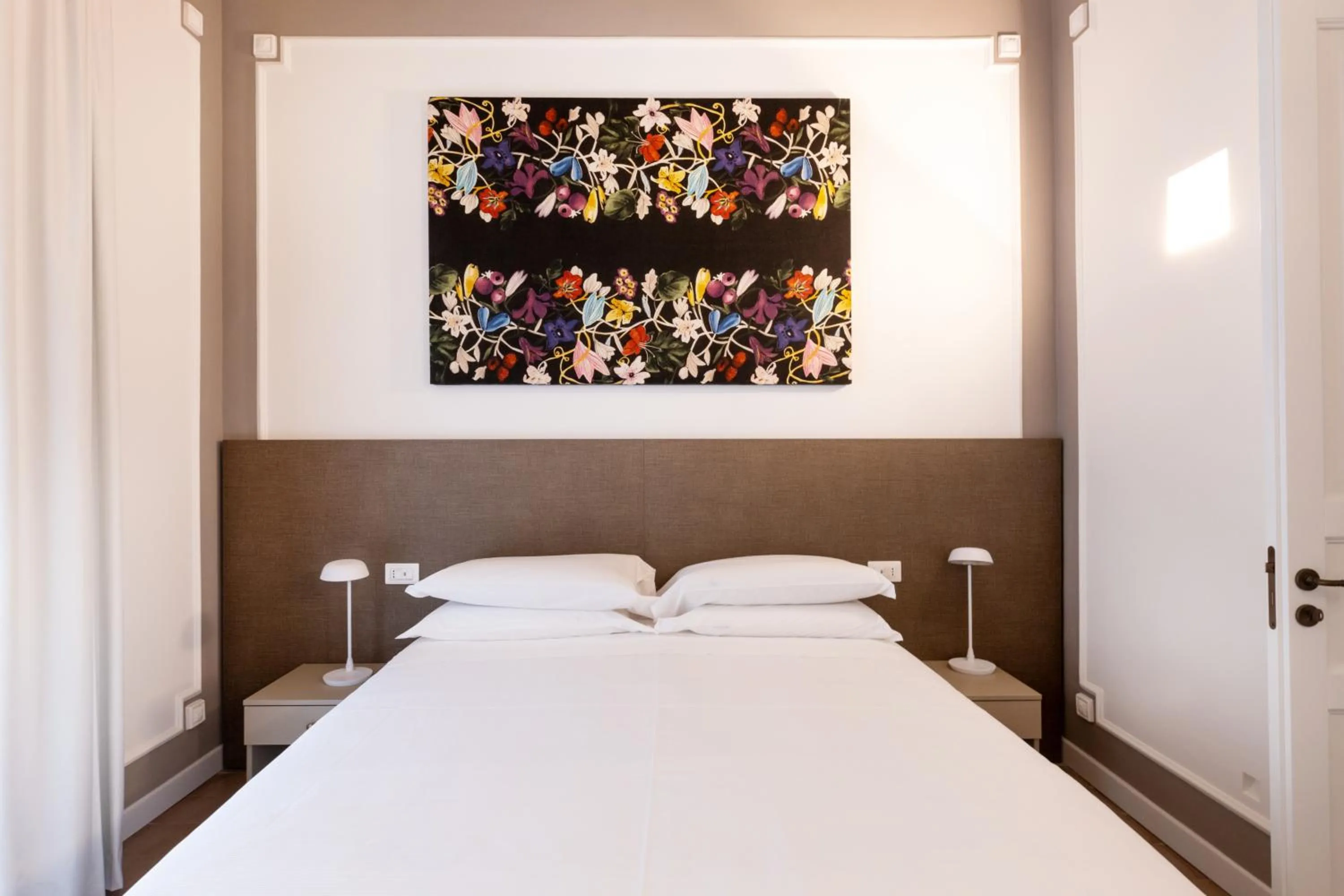 Bed in Riflessi Acireale Palace Suites