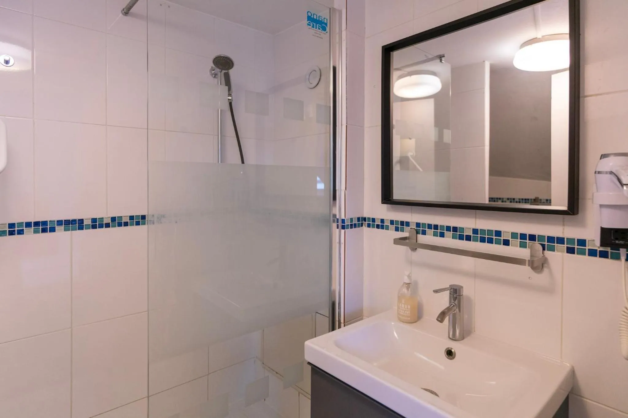 Bathroom in Hotel Geoffroy Marie Opéra