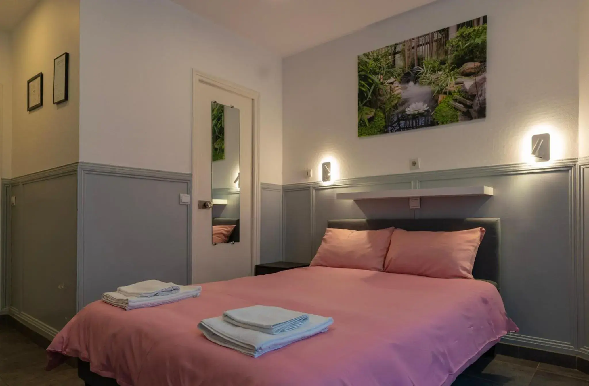 Double Room in Hotel Geoffroy Marie Opéra Double Room in Hotel Geoffroy Marie Opéra