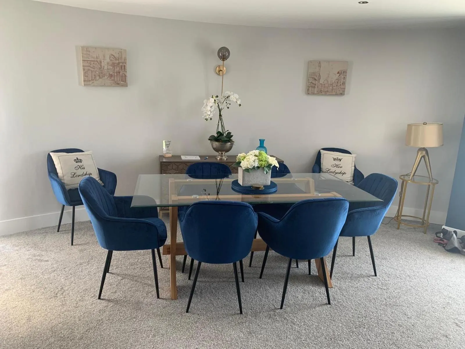 Beautiful 3 bedroom apartment by the Sea