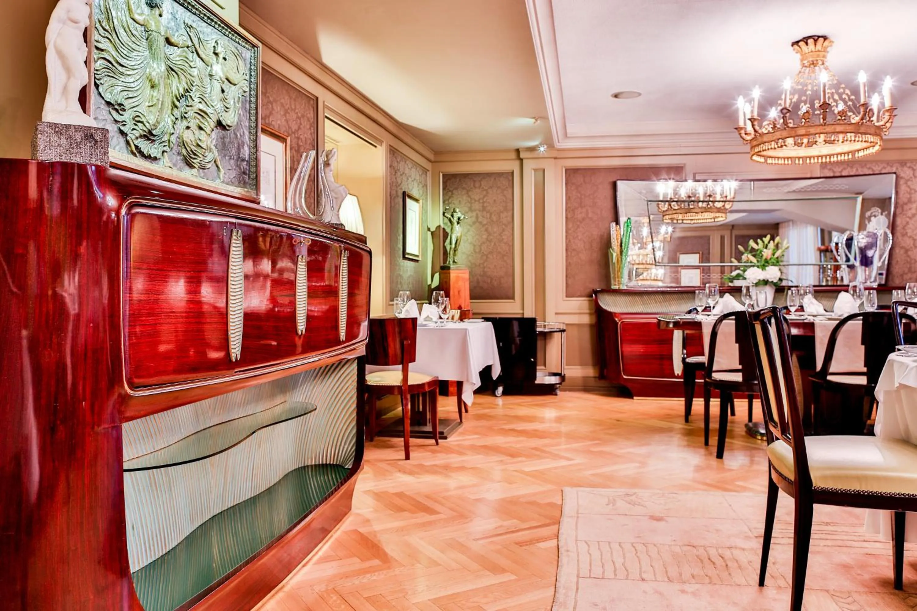 Restaurant/places to eat in Aria Hotel Prague