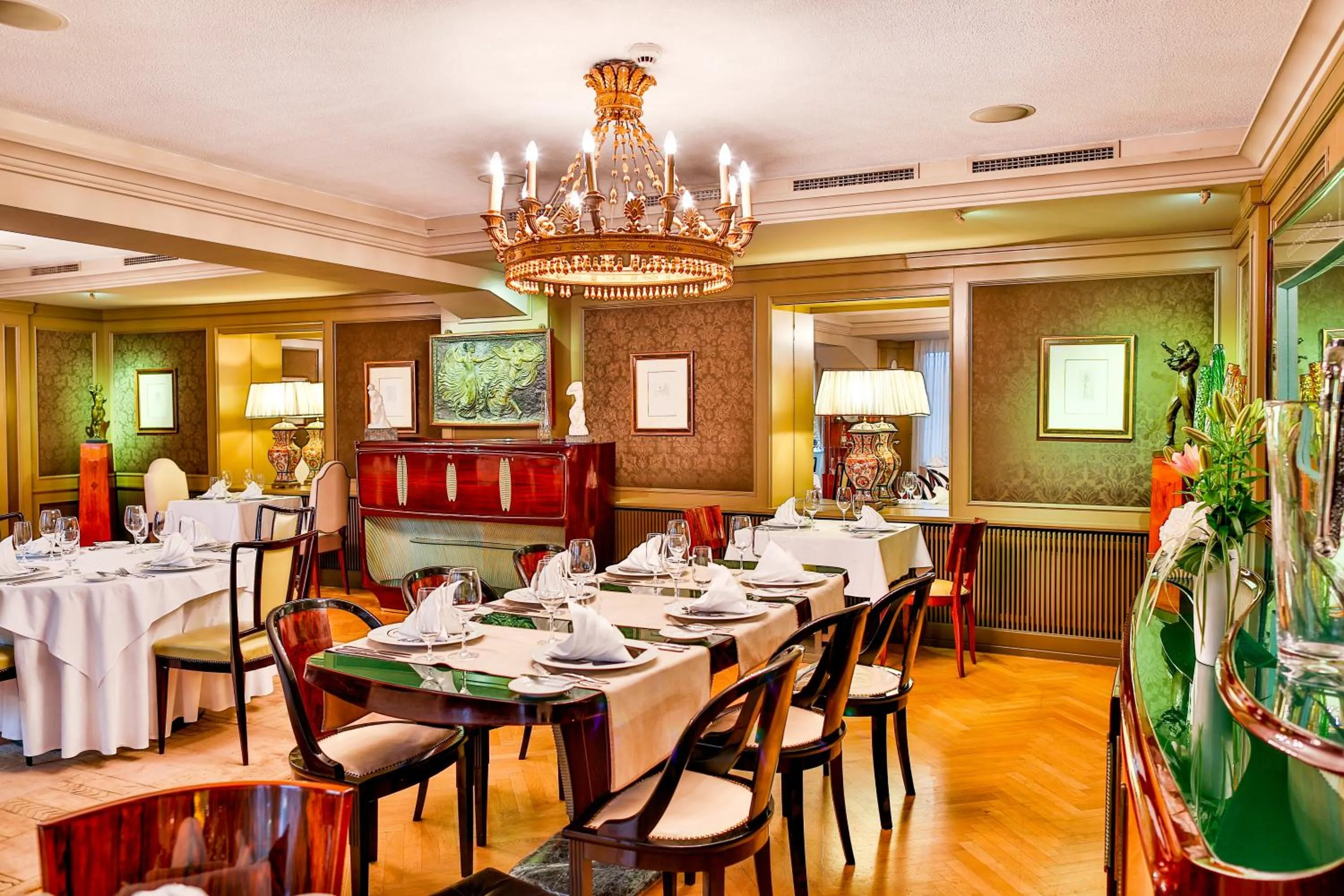 Restaurant/places to eat in Aria Hotel Prague