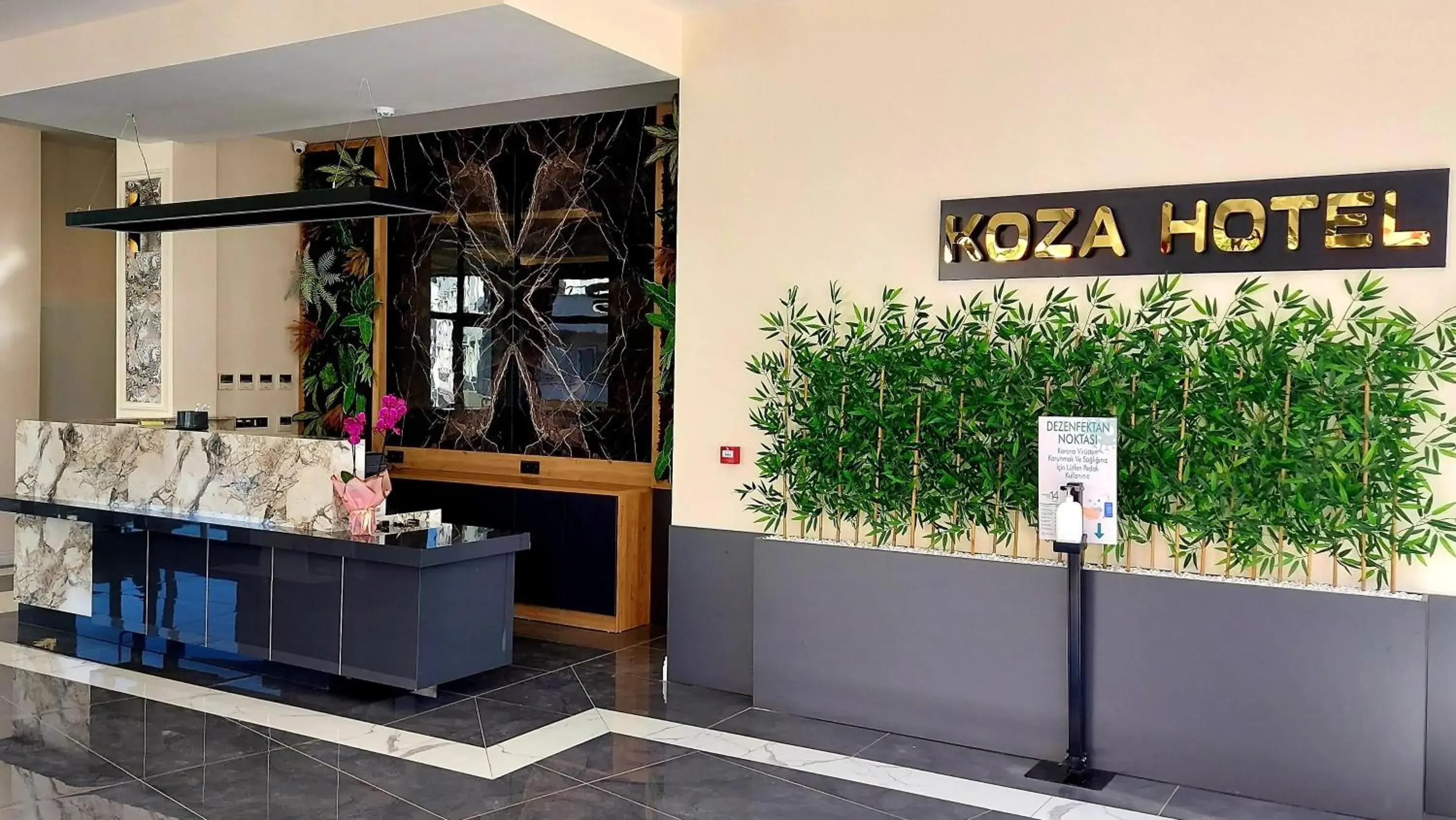 Lobby or reception in BURSA KOZA HOTEL Lobby or reception in BURSA KOZA HOTEL